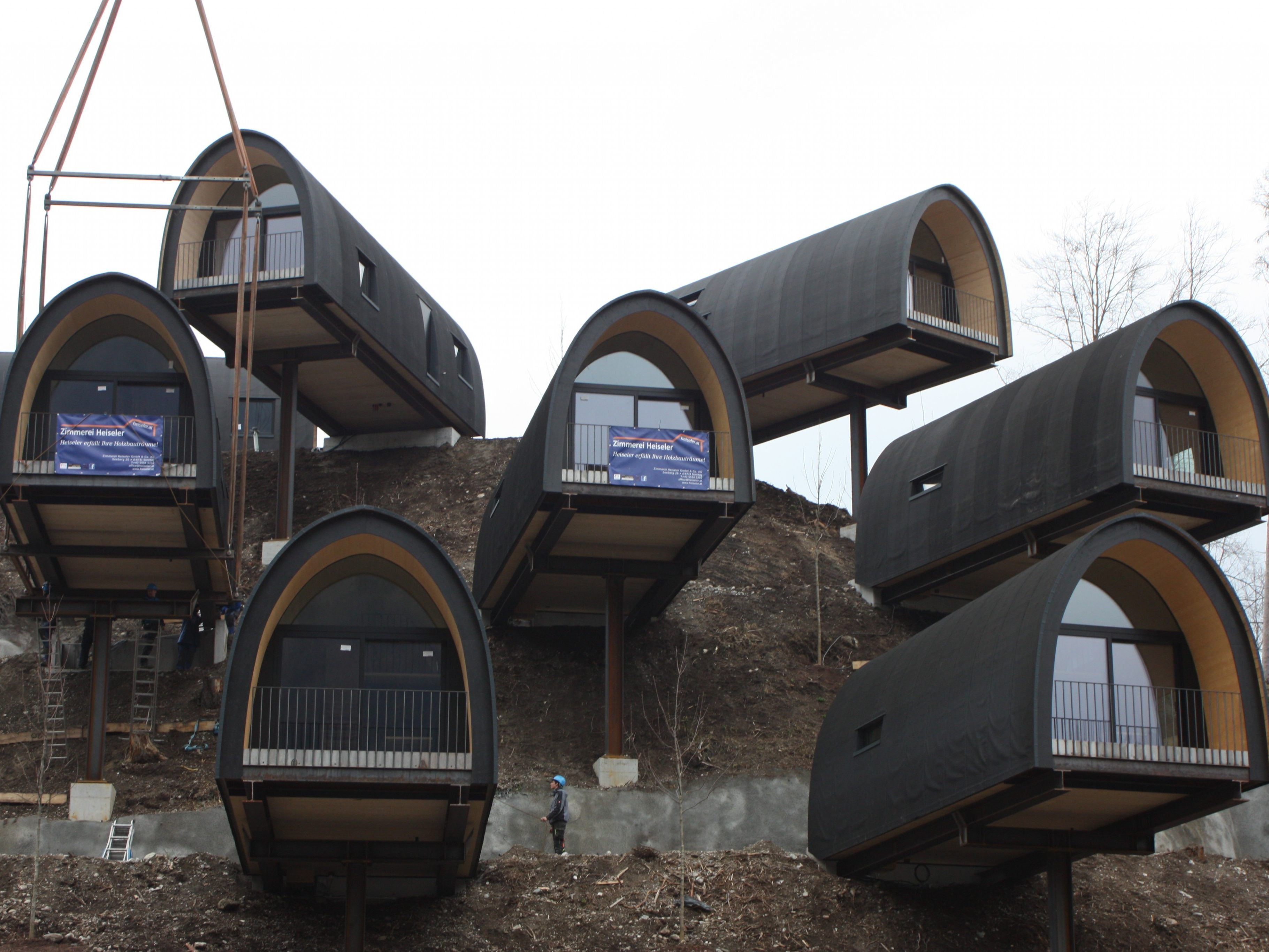 Zehn neue Himmelchalets im Alpencamping entstanden Zehn neue Himmelchalets im Alpencamping entstanden