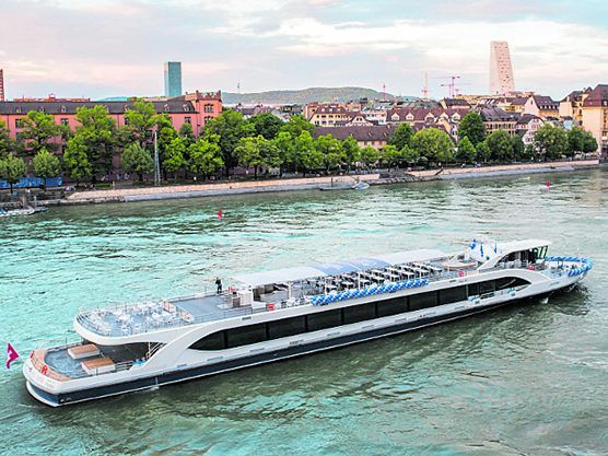 Ein Highlight der Tour: Die Schleusenfahrt in Basel