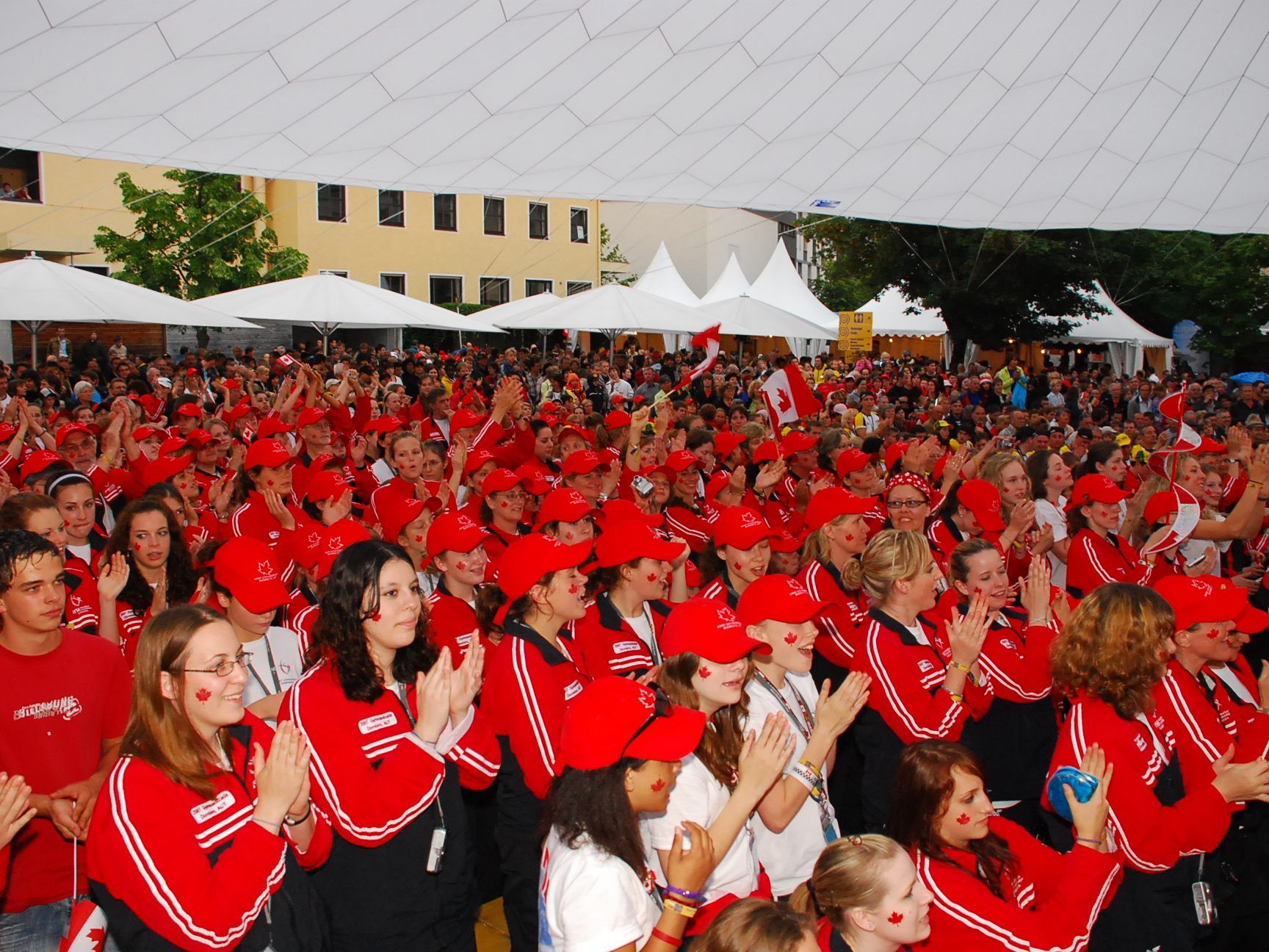 Kanada zählt zu den größten teilnehmenden Gruppen der Gymnaestrada Kanada zählt zu den größten teilnehmenden Gruppen der Gymnaestrada