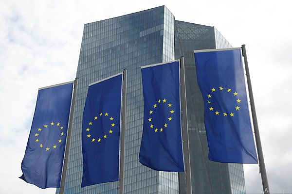 Banken müssen unbedingt zusätzliche Einnahmequellen finden Banken müssen unbedingt zusätzliche Einnahmequellen finden