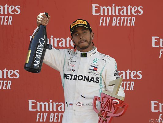 Champagner zählt nicht, sonst wäre Hamilton quasi permanent gedopt