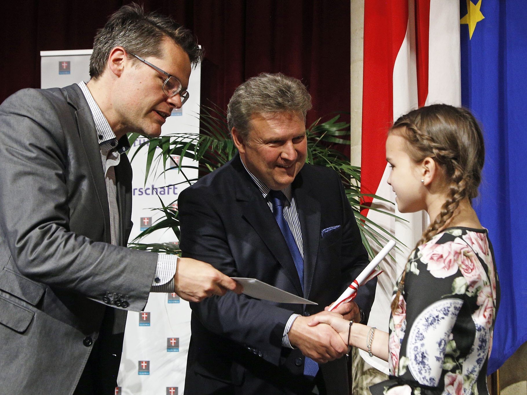 Bürgermeister Michael Ludwig und Stadtrat Jürgen Czernohorszky beim Wiener Empfang für die neuen Staatsbürger.