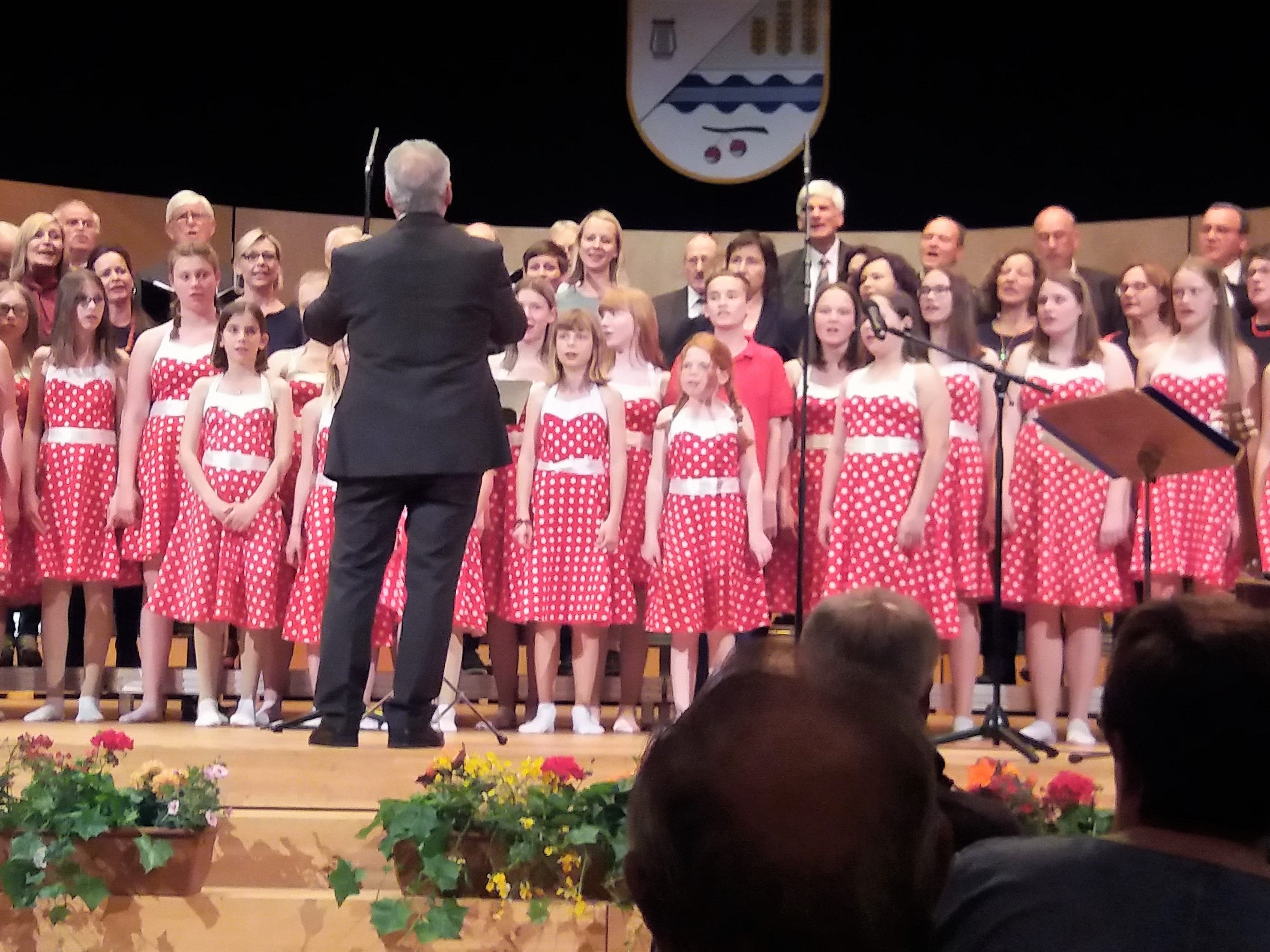 Gemeinschaftskonzert des Männerchor Mäder, Frauenchores "ChorALLE" und dem Kinderchor "Calypso" im Ender Saal Gemeinschaftskonzert des Männerchor Mäder, Frauenchores "ChorALLE" und dem Kinderchor "Calypso" im Ender Saal