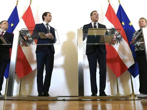 ÖVP-Klubobmann Wöginger (v.l.), Kanzler Kurz, Vizekanzler Strache und Sozialministerin Hartinger-Klein wollen das Gesetz bald in Begutachtung schicken.