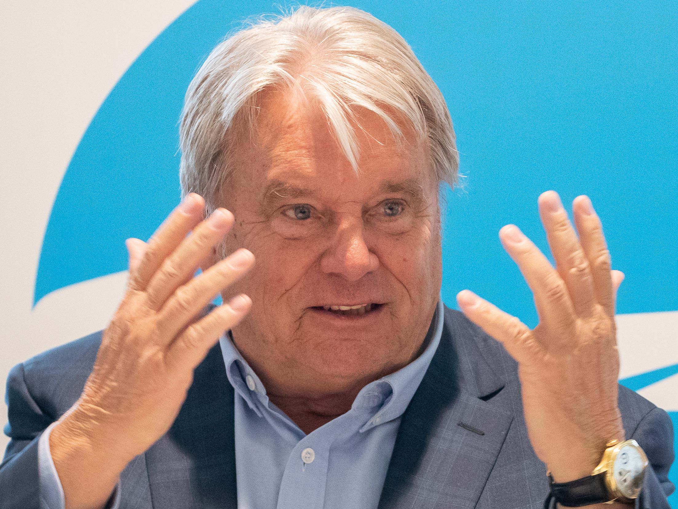 Hans Peter haselsteiner äußert sich zu den Skandal-Videos und den Aussagen Straches. Hans Peter haselsteiner äußert sich zu den Skandal-Videos und den Aussagen Straches.