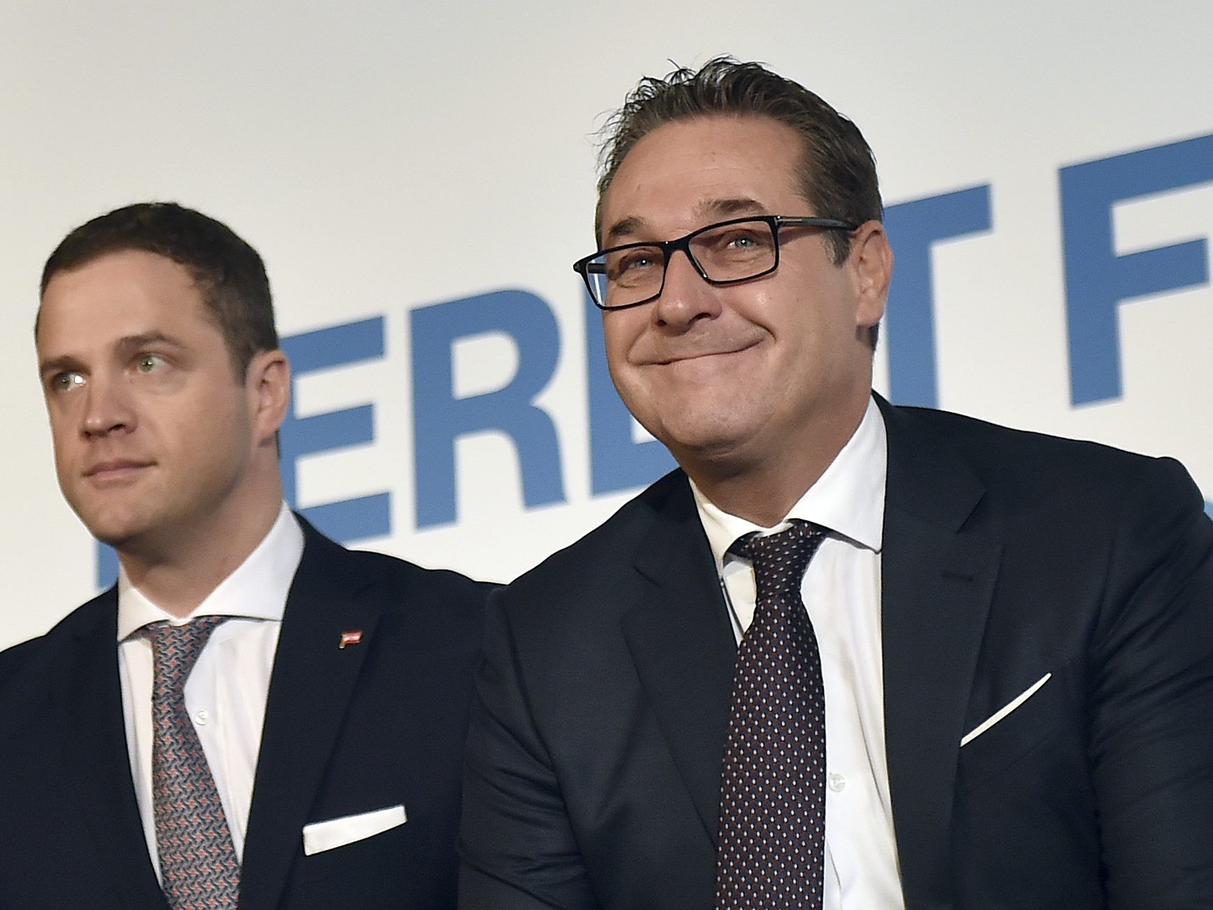 Gudenus und Strache müssen finanzielle Abstriche machen Gudenus und Strache müssen finanzielle Abstriche machen