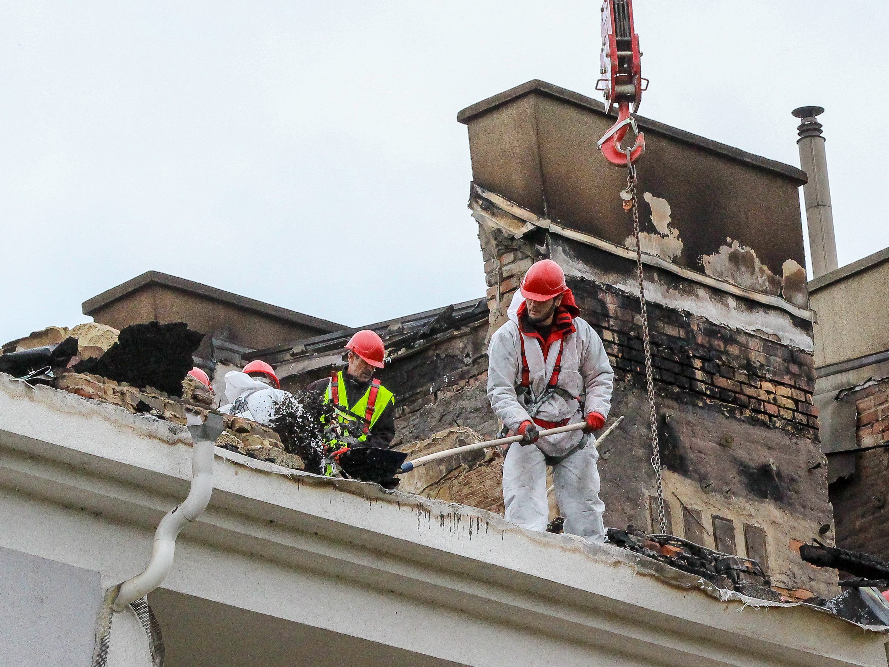 Insgesamt sind laut Stadt bis zu 370 Personen vom dem Brand betroffen.