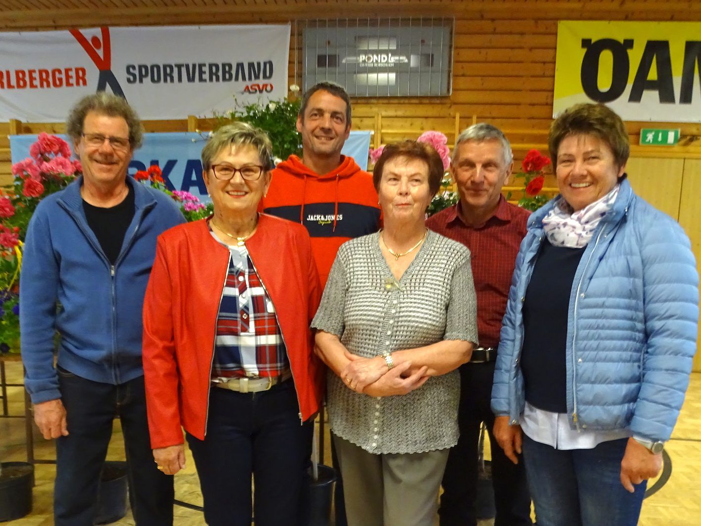 Die Landessieger Karl Melbinger, Maria Dzaverovic, Andrea Mathis, Hannelore Graziadei, Gebhard Linder und Edith Mathis (v.l.) Die Landessieger Karl Melbinger, Maria Dzaverovic, Andrea Mathis, Hannelore Graziadei, Gebhard Linder und Edith Mathis (v.l.)