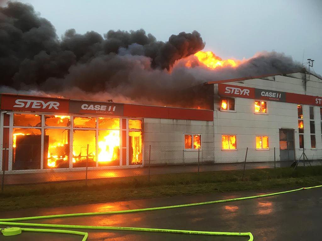 120 Einsatzkräfte der Feuerwehr waren im Einsatz.