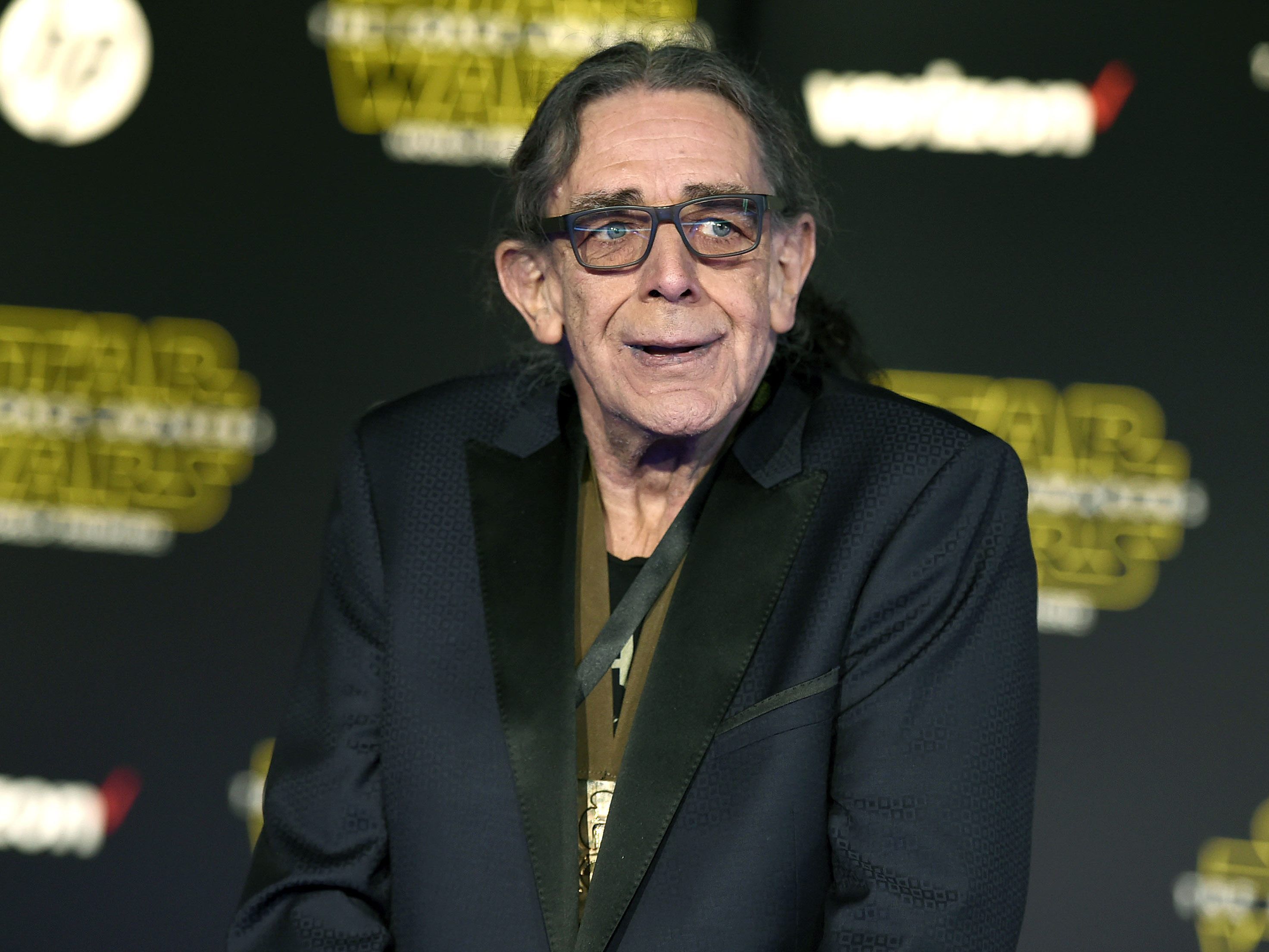 Peter Mayhew.
