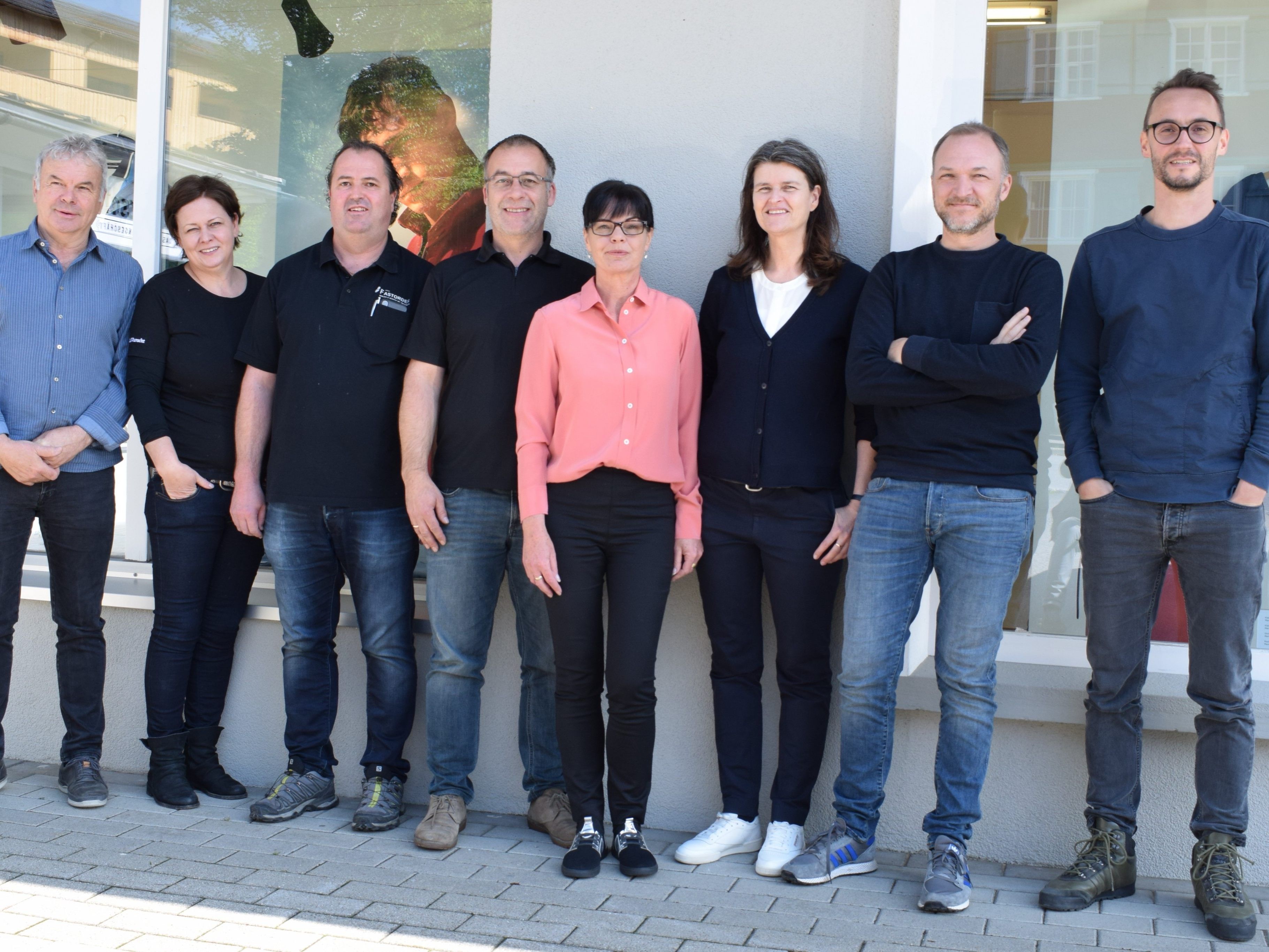 Wolfgang Troy, Sonja Gmeiner, Christian Fetz, Thomas Fritz, Anita Schwärzler, Marlies Feichter, Björn Matt und Christian Feurstein freuen sich über viele Besucher.