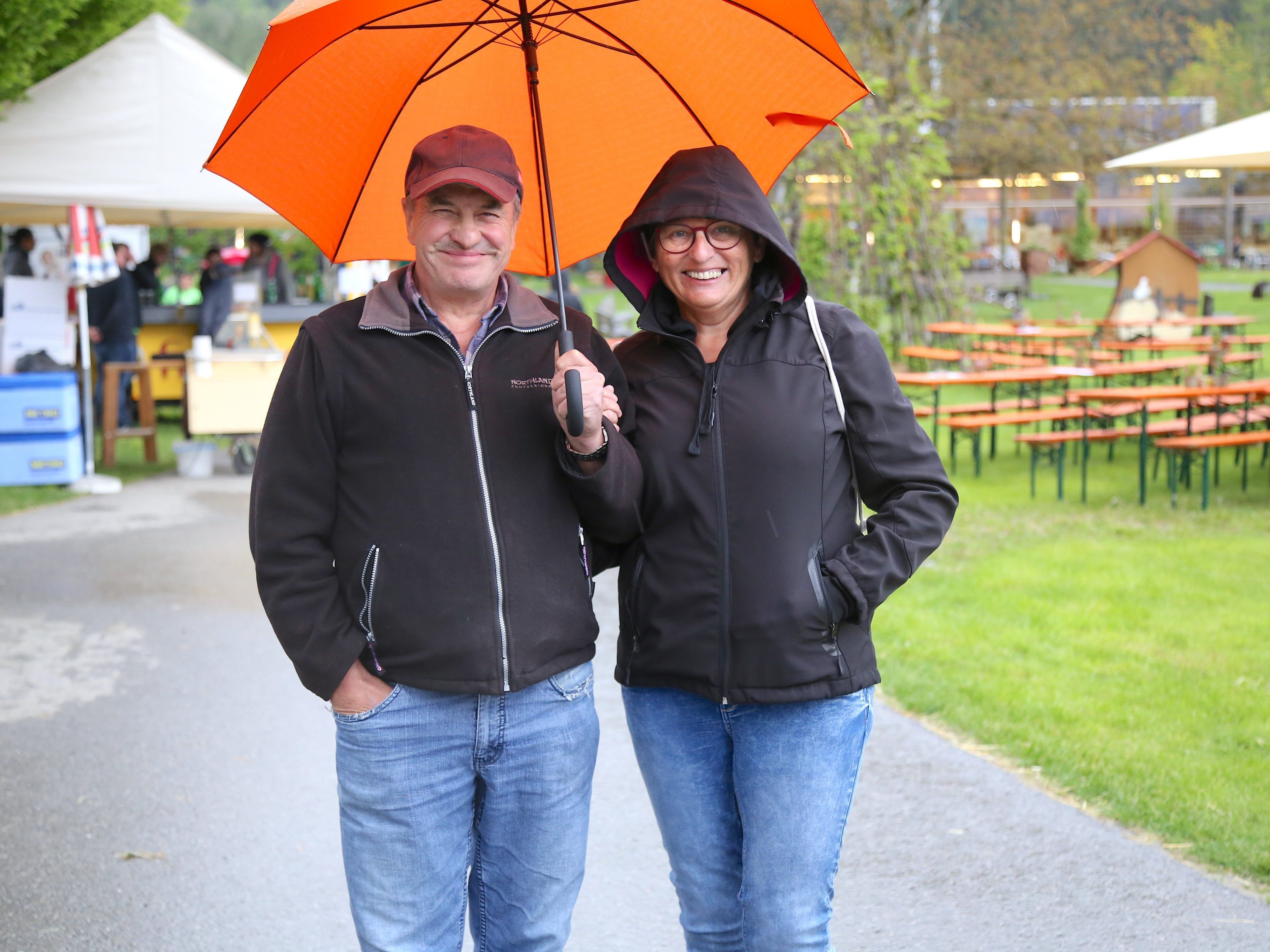 Robert und Anni ließen sich die Stimmung nicht nehmen. Robert und Anni ließen sich die Stimmung nicht nehmen.
