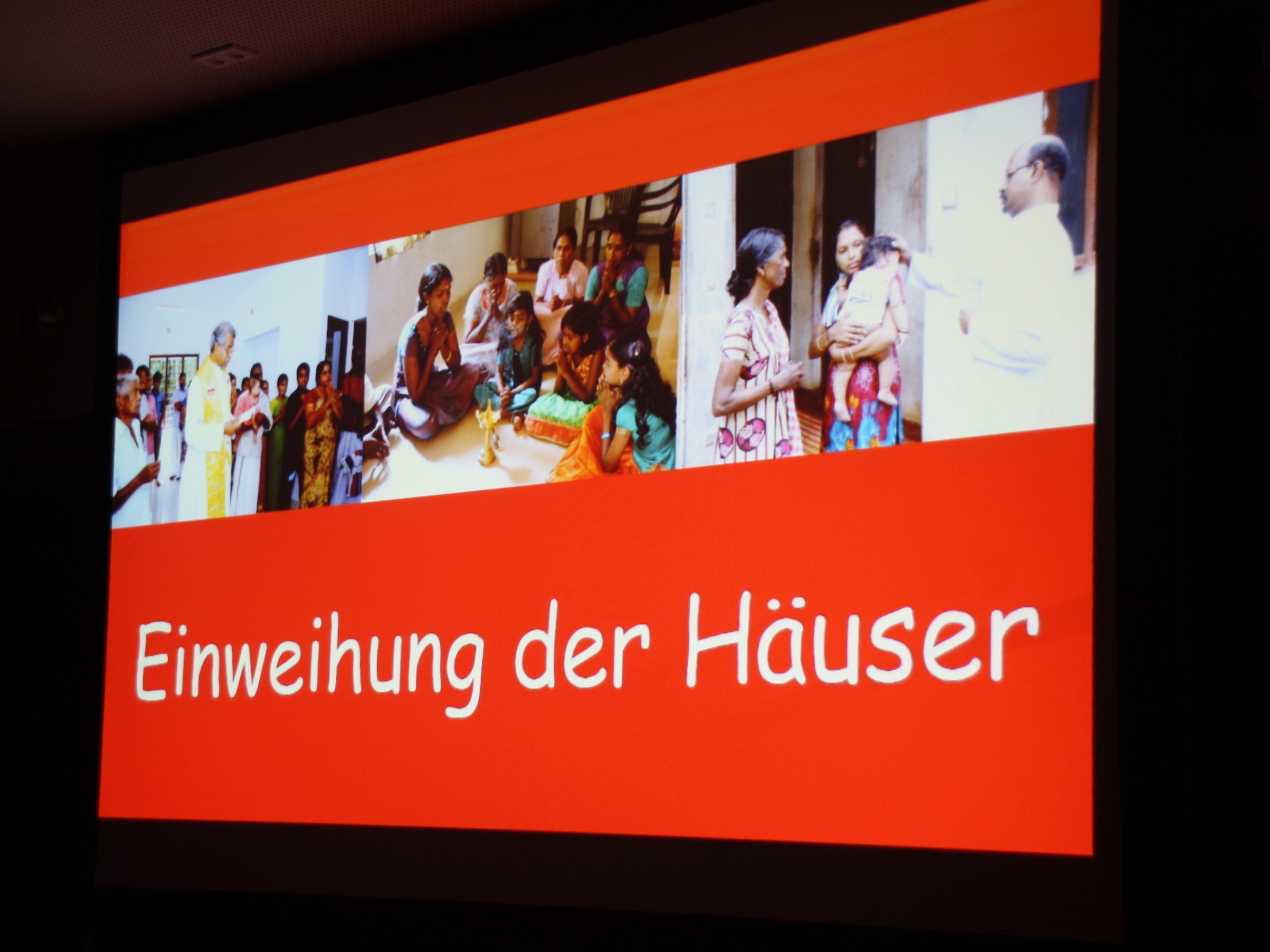 Filmvortrag Dach überm Kopf 2019 berichtet über die Einweihung der neuesten Häuser (Foto: Archiv) Filmvortrag Dach überm Kopf 2019 berichtet über die Einweihung der neuesten Häuser (Foto: Archiv)