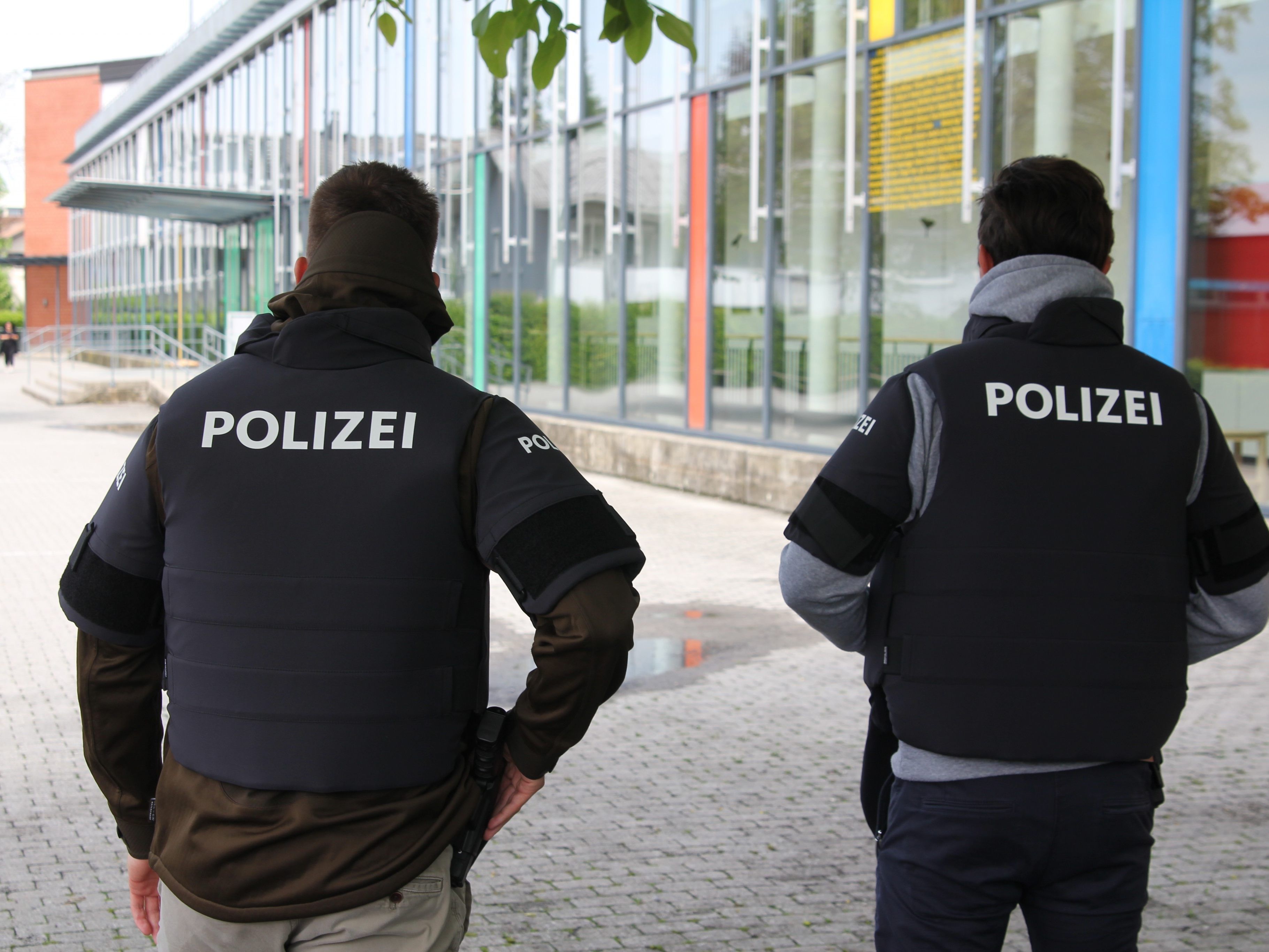 Vor nicht einmal einer Woche gab es bereits einen Einsatz in Lustenau, der durch eine Softgun ausgelöst wurde. Vor nicht einmal einer Woche gab es bereits einen Einsatz in Lustenau, der durch eine Softgun ausgelöst wurde.