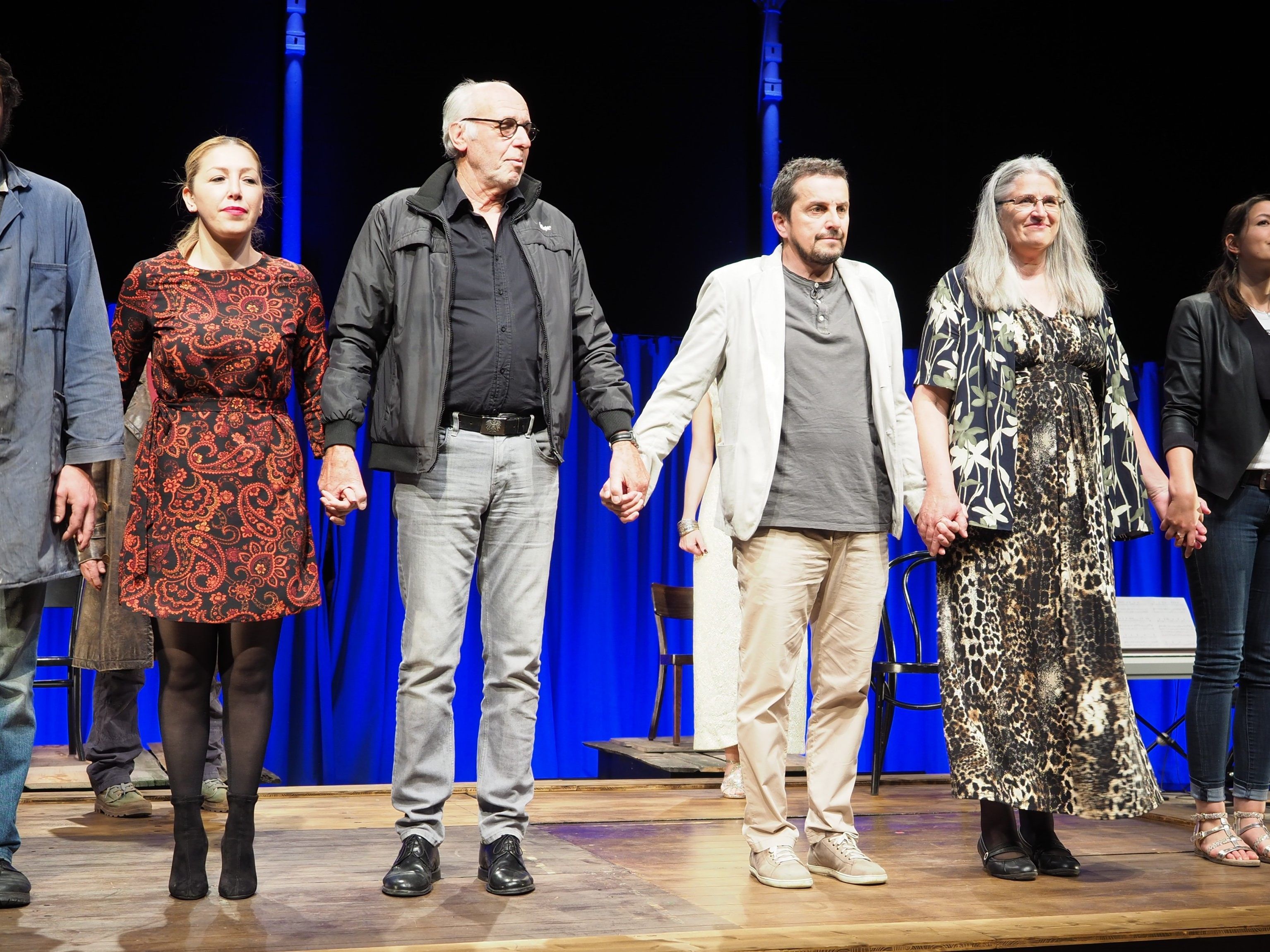 Neben den Schauspielern standen auch Sevgi Barlas, Annette Dangel, Isabella Wild, Nikolai Jochum, Elmar Marent und Hartmut Vogl auf der Bühne.