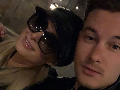 Paris Hilton ist mit dem österreichischen Influencer "alekssupernova" in Wien unterwegs. Paris Hilton ist mit dem österreichischen Influencer "alekssupernova" in Wien unterwegs.