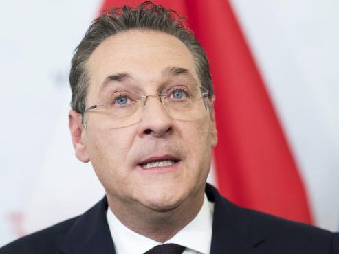 Über den einstigen Vize-Kanzler wird sich im Internet lustig gemacht. Über den einstigen Vize-Kanzler wird sich im Internet lustig gemacht.