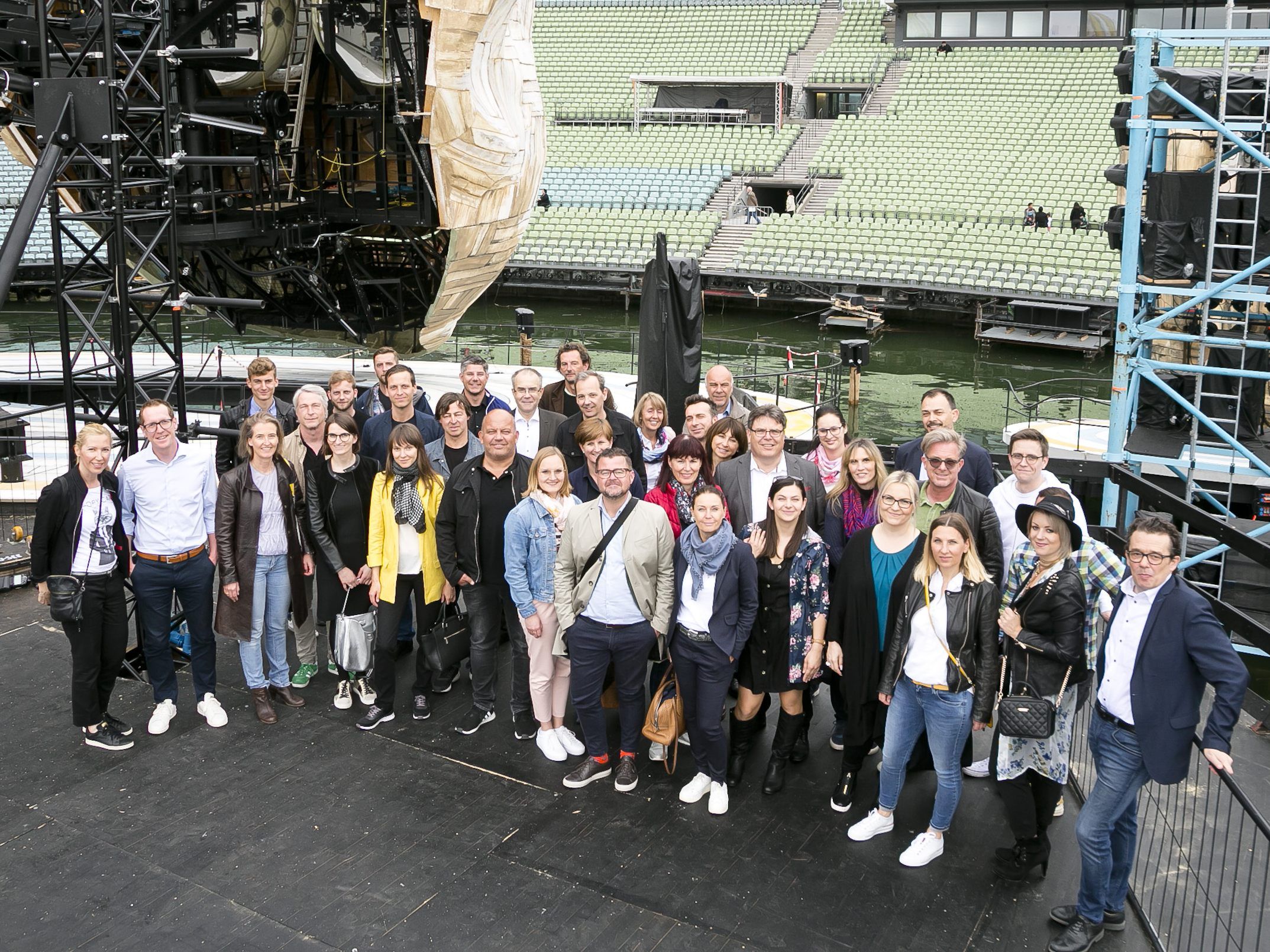Seebühne bot mit dem neuen Bühnenbild der Oper Rigoletto den perfekten Rahmen. Seebühne bot mit dem neuen Bühnenbild der Oper Rigoletto den perfekten Rahmen.