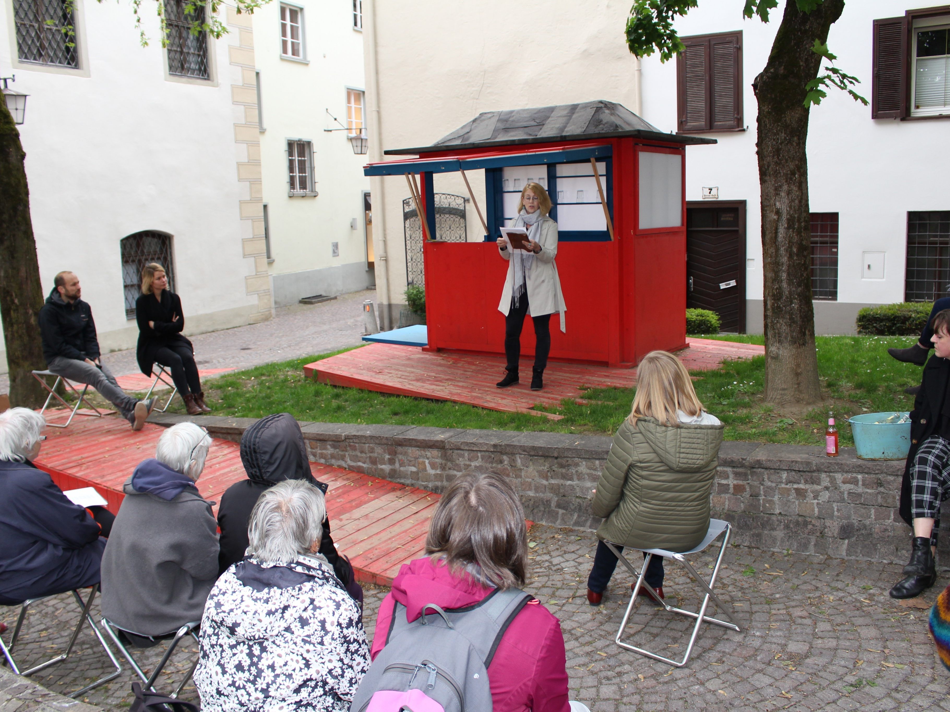 Auch Valerie Travaglini las auf der Literarischen Intervention Texte vor.