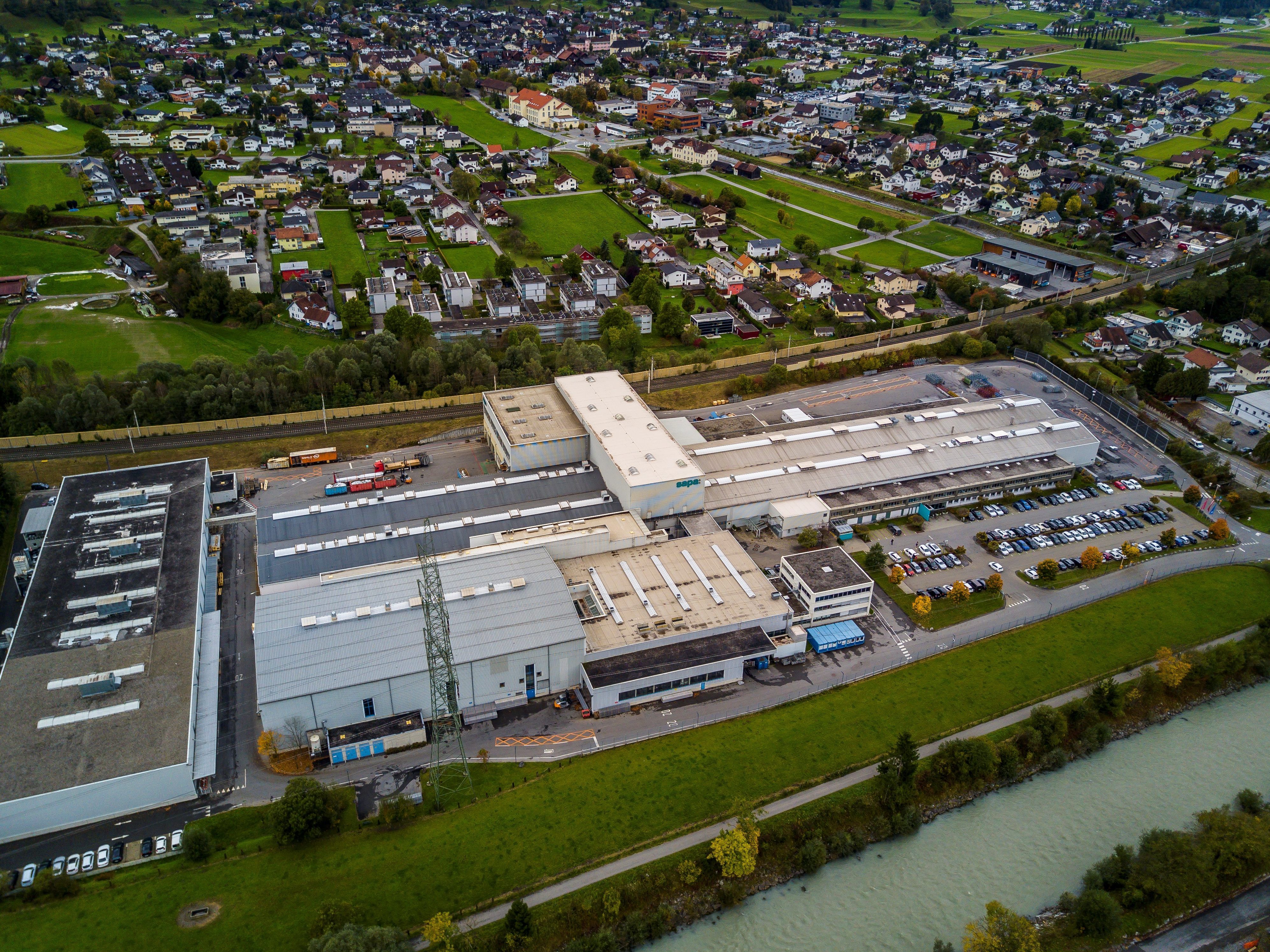 Das Gelände des Metallverarbeitungsunternehmens Hydro Nenzing. Das Gelände des Metallverarbeitungsunternehmens Hydro Nenzing.
