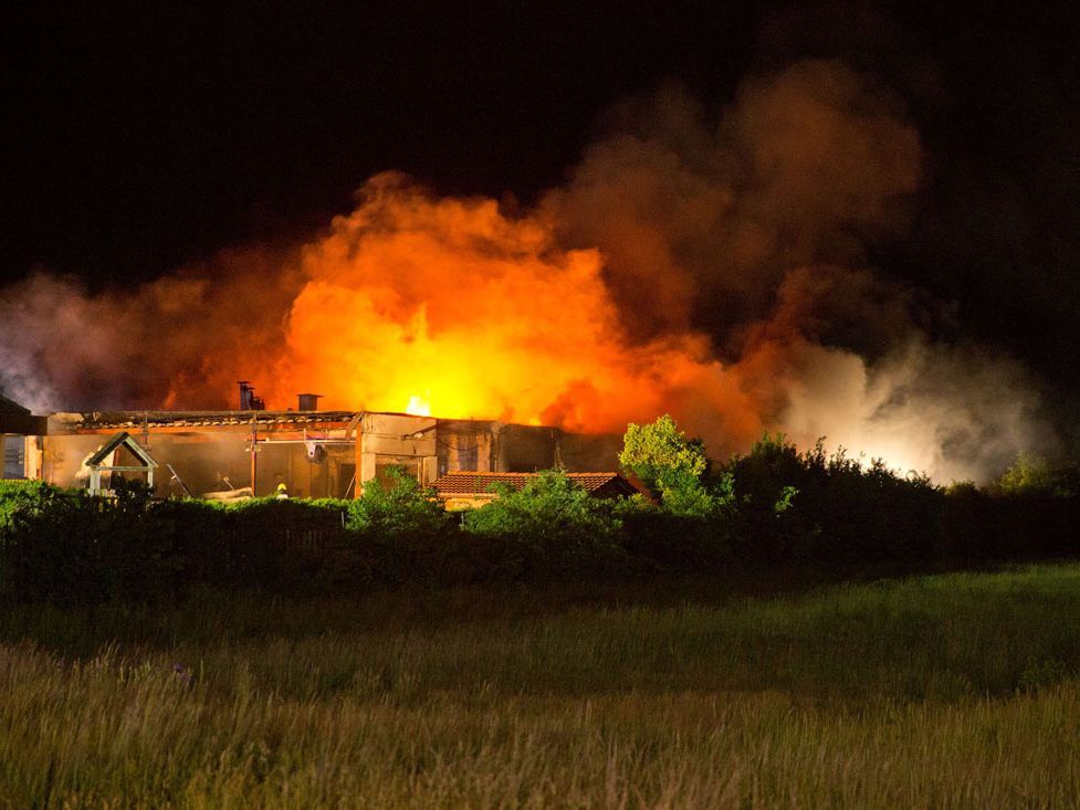 Acht Feuerwehren waren bei dem Brand im Einsatz.