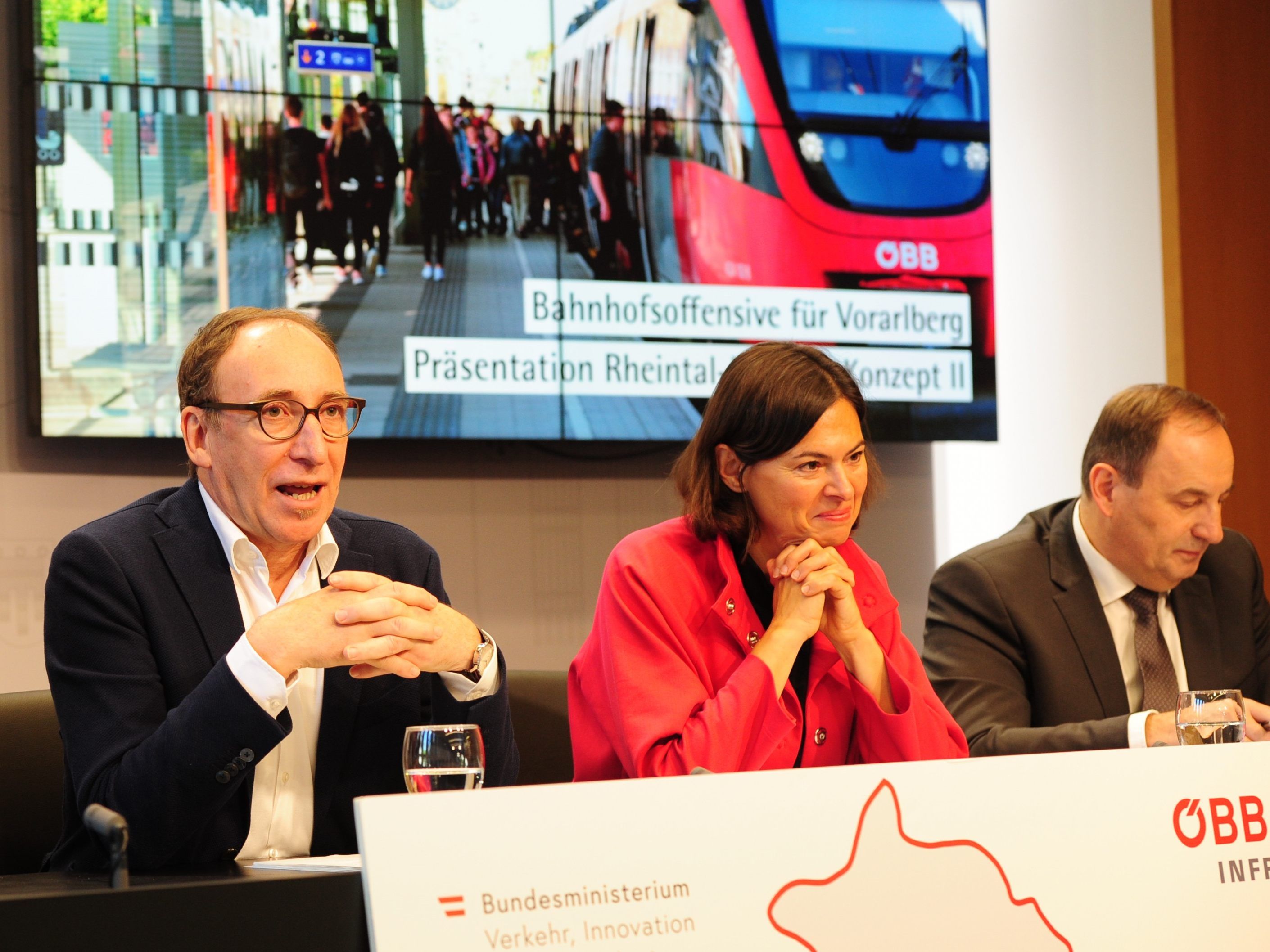 Grundsatzvereinbarung für weitere Modernisierung von Bahnhöfen im Rheintal und Walgau bis 2030 wurde abgeschlossen Grundsatzvereinbarung für weitere Modernisierung von Bahnhöfen im Rheintal und Walgau bis 2030 wurde abgeschlossen