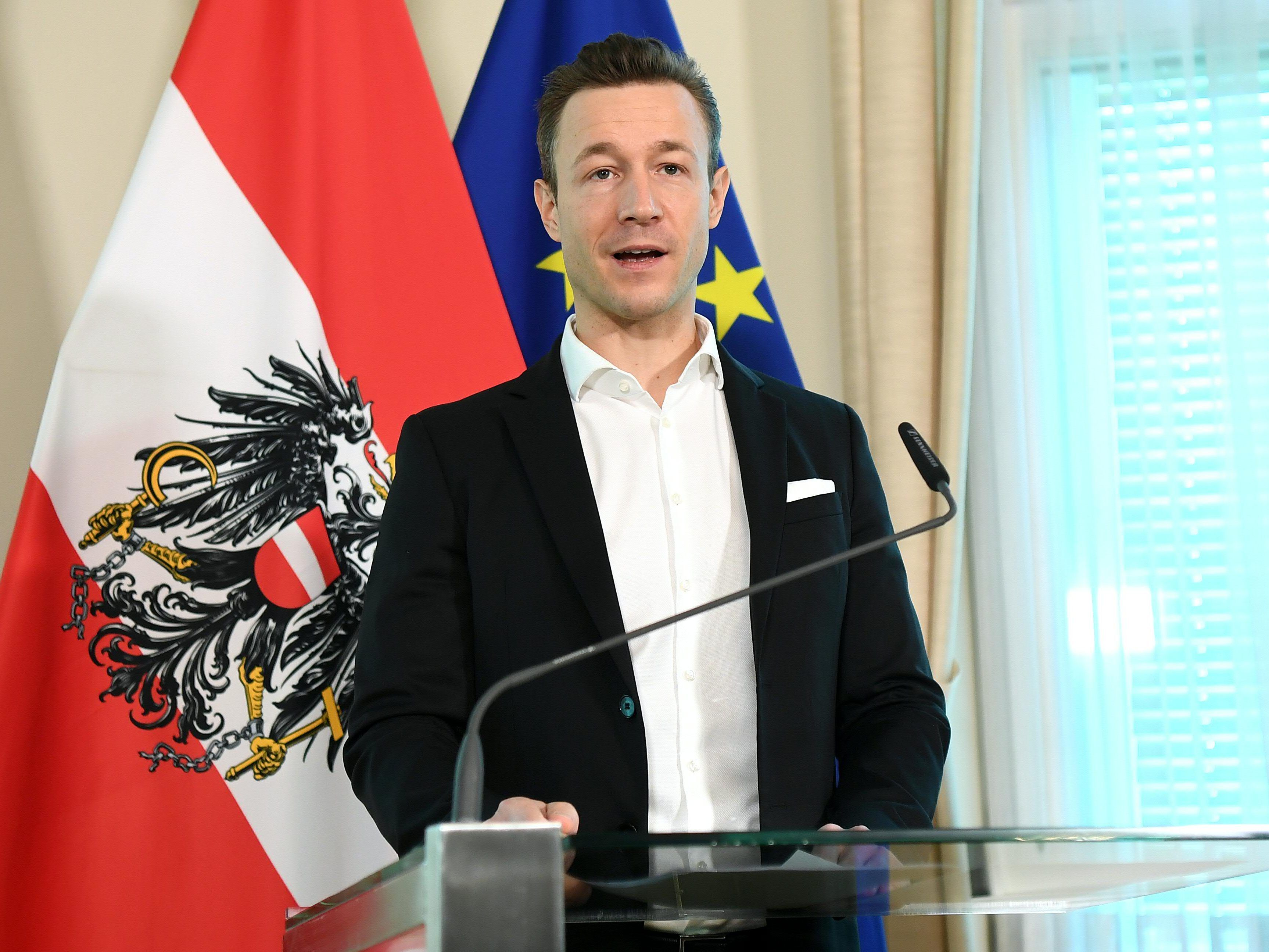Blümel sieht nach der Aussage von Orban noch keinen akuten Handlungsbedarf.