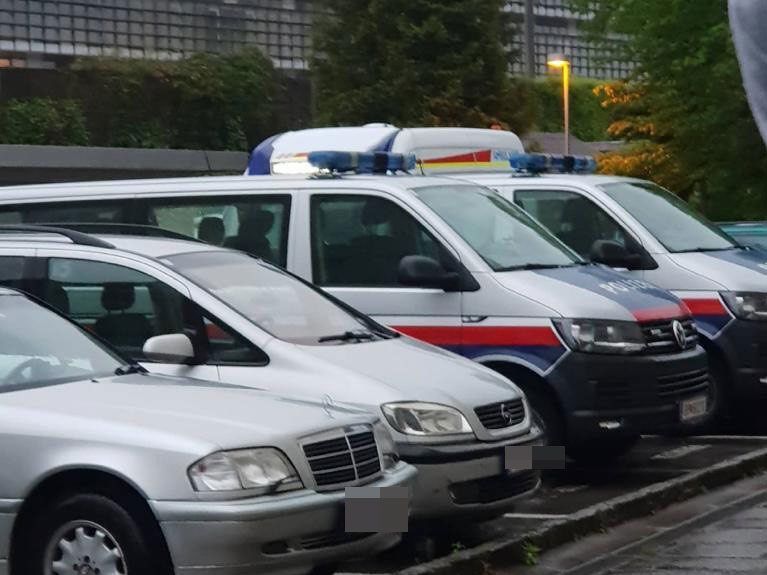Der Mann wurde festgenommen. Der Mann wurde festgenommen.