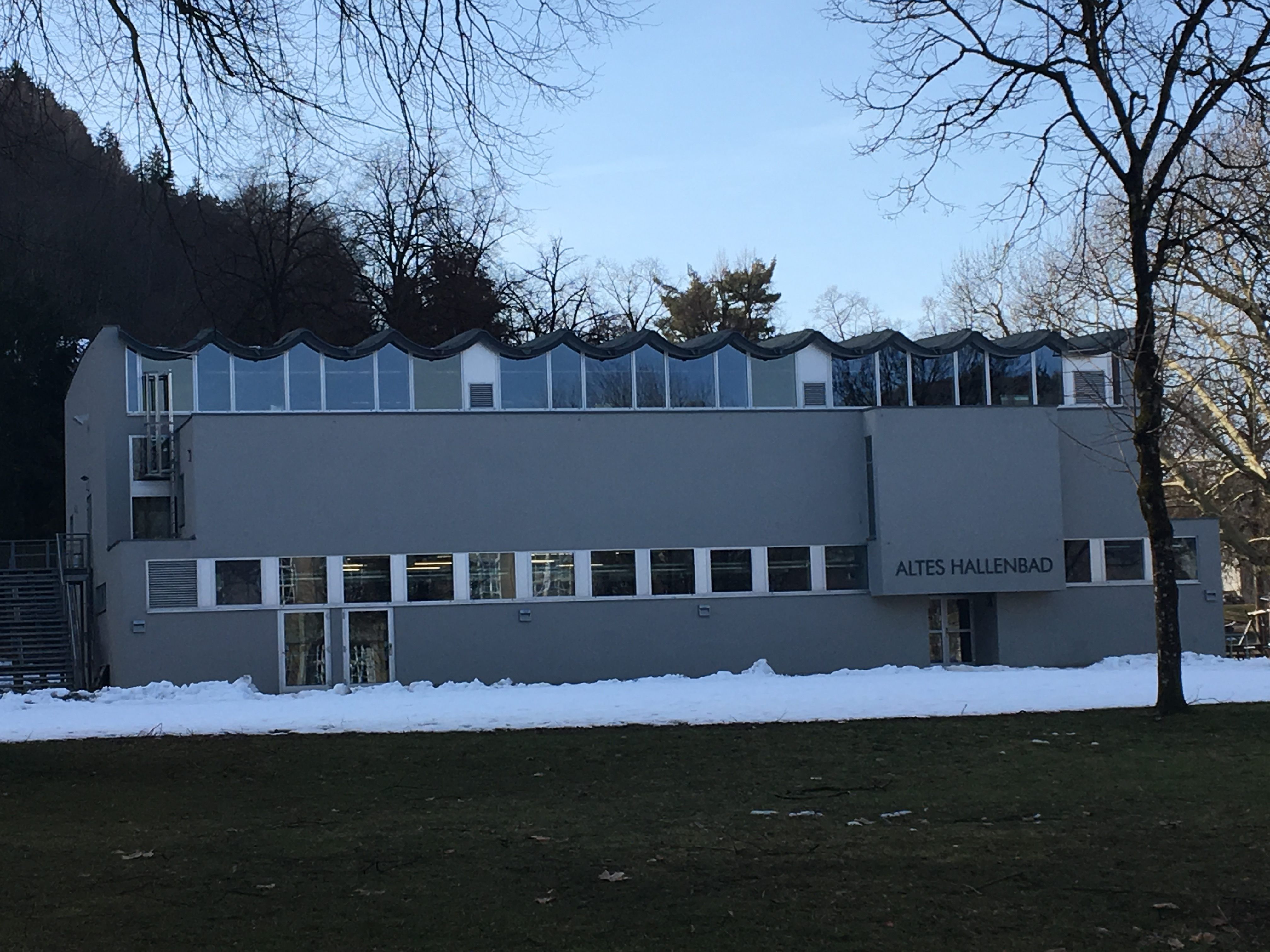 Das 26. poolbar-Festival findet vom 5. Juli bis 11. August im Alten Hallenbad, Feldkirch statt. Das 26. poolbar-Festival findet vom 5. Juli bis 11. August im Alten Hallenbad, Feldkirch statt.