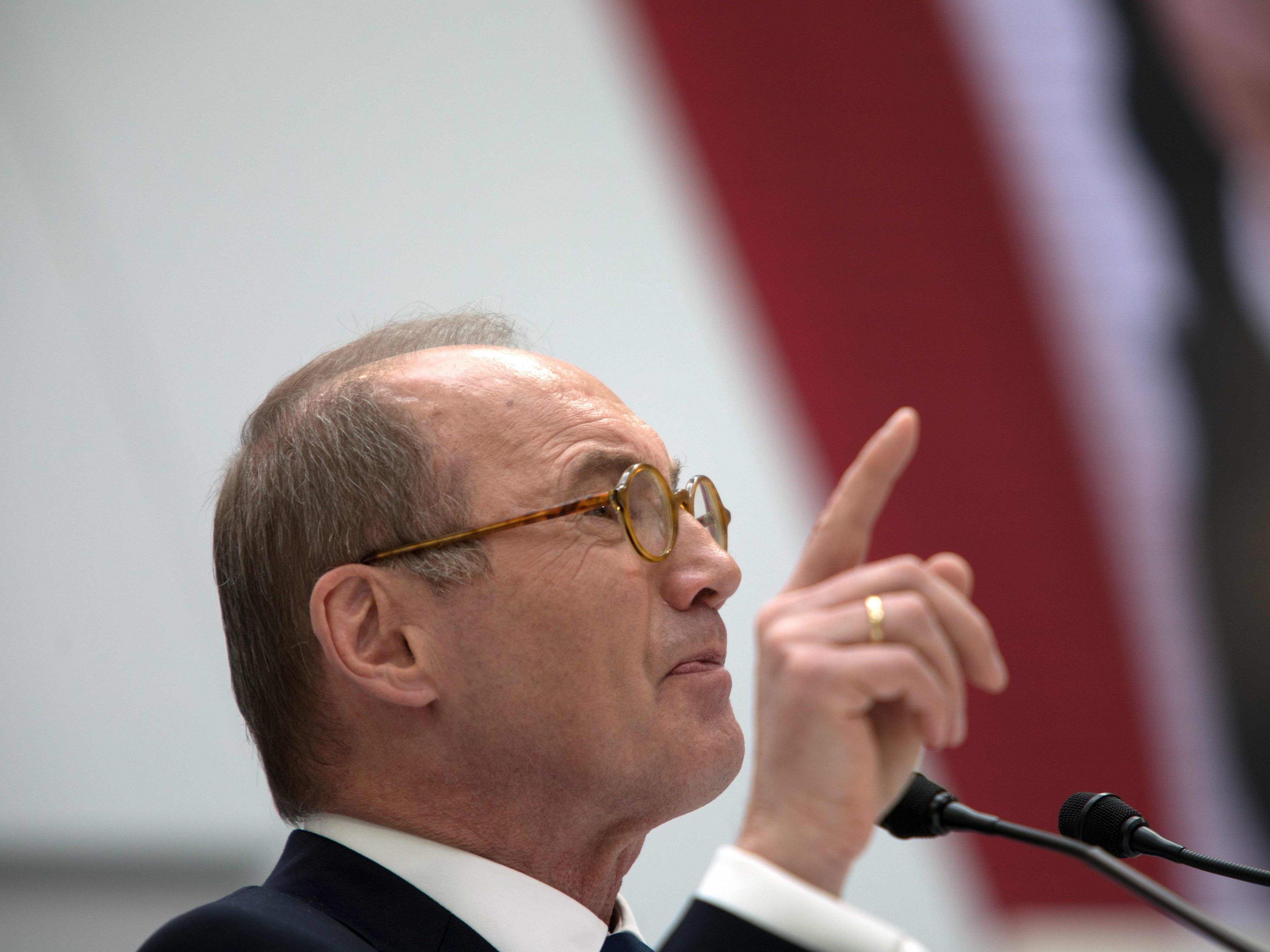 Kritik gab es wegen der Auftritte von ÖVP-Spitzenkandidat Karas. Kritik gab es wegen der Auftritte von ÖVP-Spitzenkandidat Karas.