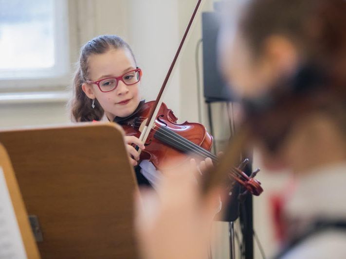 An den 18 Musikschulen in Vorarlberg werden aktuell mehr als 15.600 Kinder und Jugendliche unterrichtet An den 18 Musikschulen in Vorarlberg werden aktuell mehr als 15.600 Kinder und Jugendliche unterrichtet