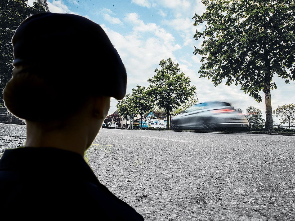 Die Kohlplatzstraße ist der Hotspot der Raser-Clique. Erlaubt sind 30 Stundenkilometer, eine Messung ergab aber Geschwindigkeiten weit über 100 km/h Die Kohlplatzstraße ist der Hotspot der Raser-Clique. Erlaubt sind 30 Stundenkilometer, eine Messung ergab aber Geschwindigkeiten weit über 100 km/h