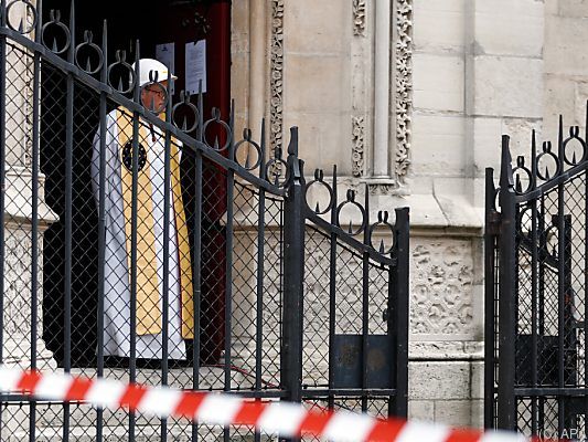 Kopfschutz war Pflicht