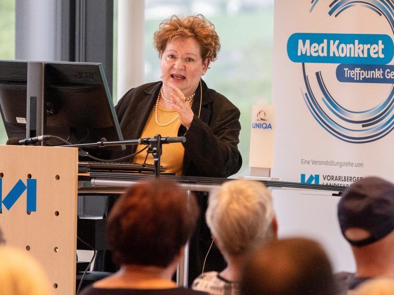 Jasarevic erläuterte, dass die Pathologie das Fundament der Krebsbehandlung bildet.