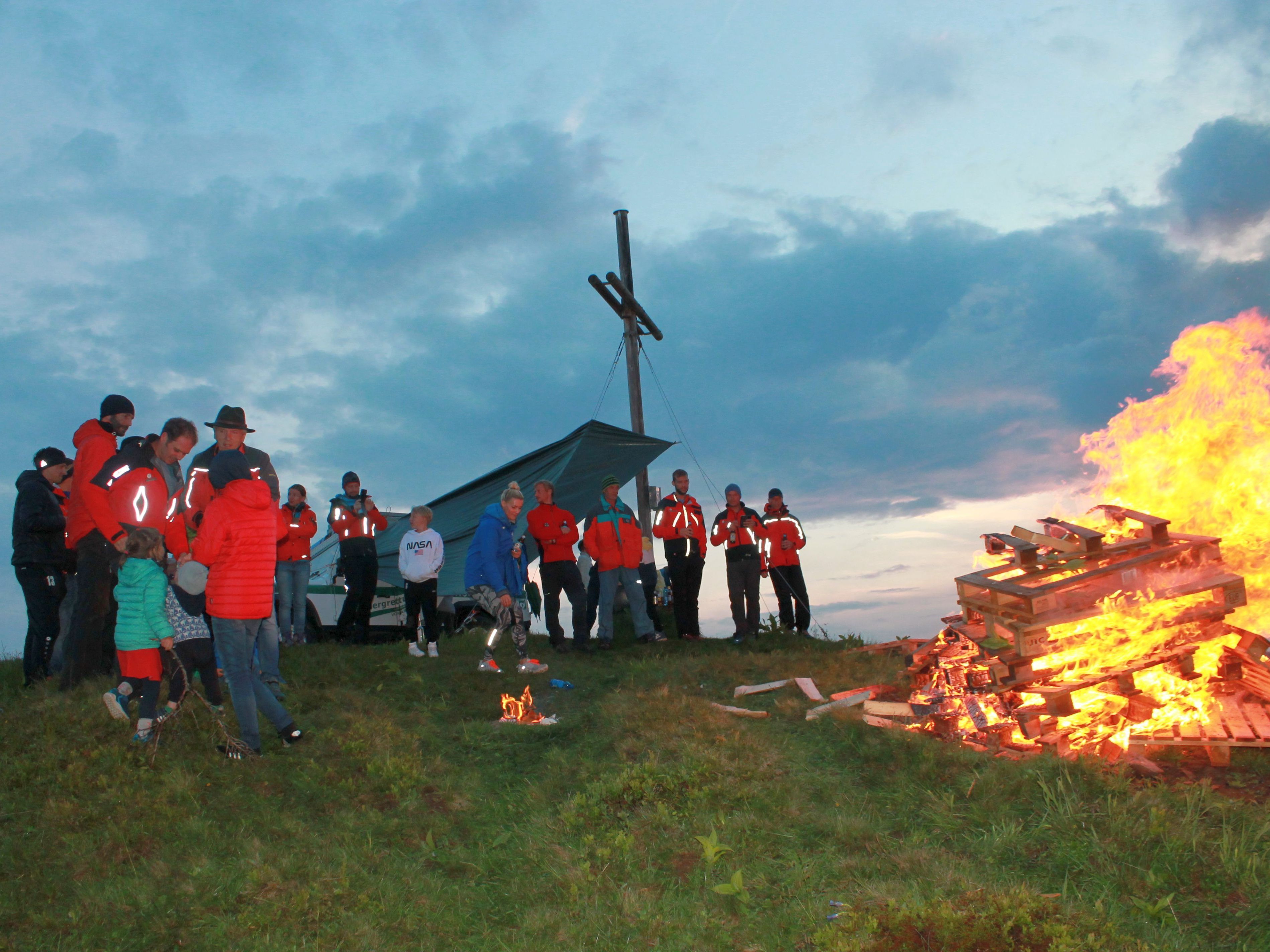 Sonnwendfeuer am Lug