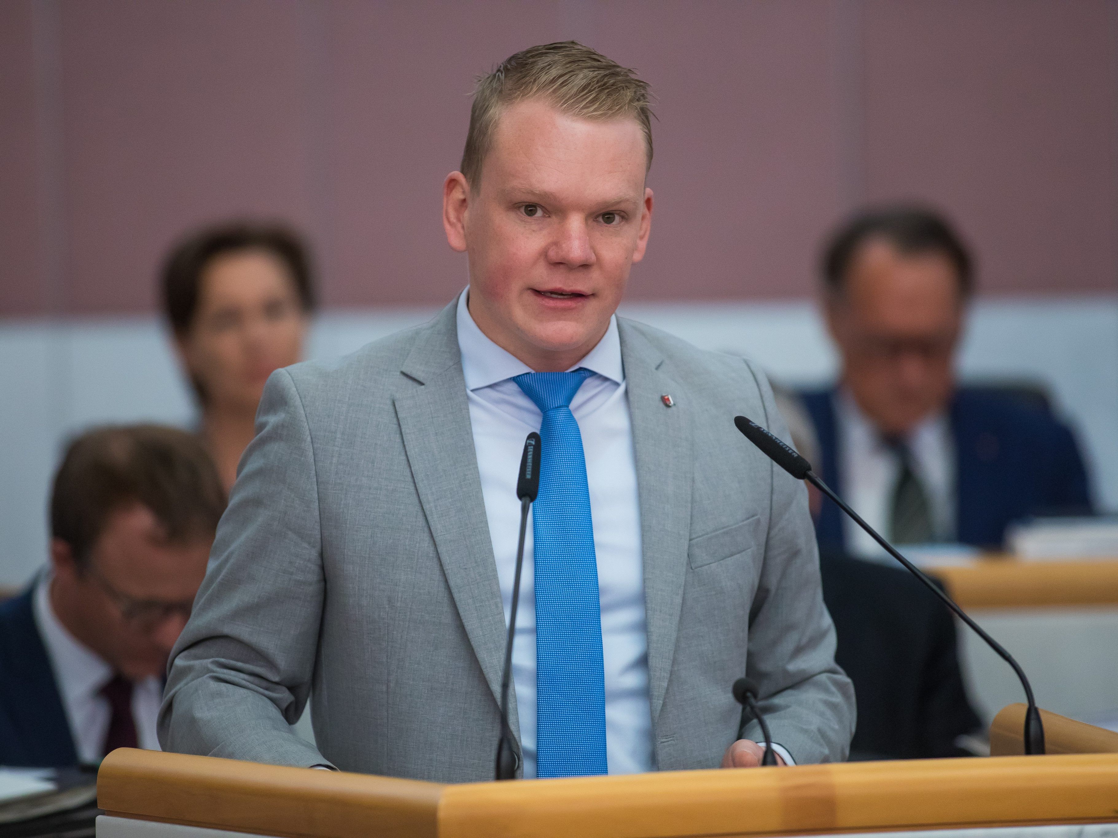 Angriff auf die schwarz-grüne Landesregierung