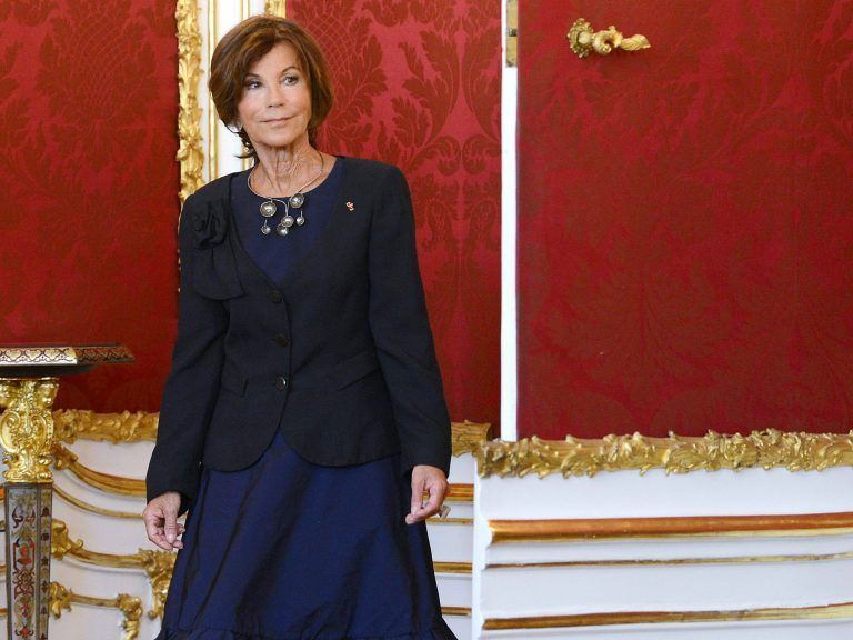 Kanzlerin Bierlein hat Erfahrung darin, sich in klassischen Männerdomänen durchzusetzen.