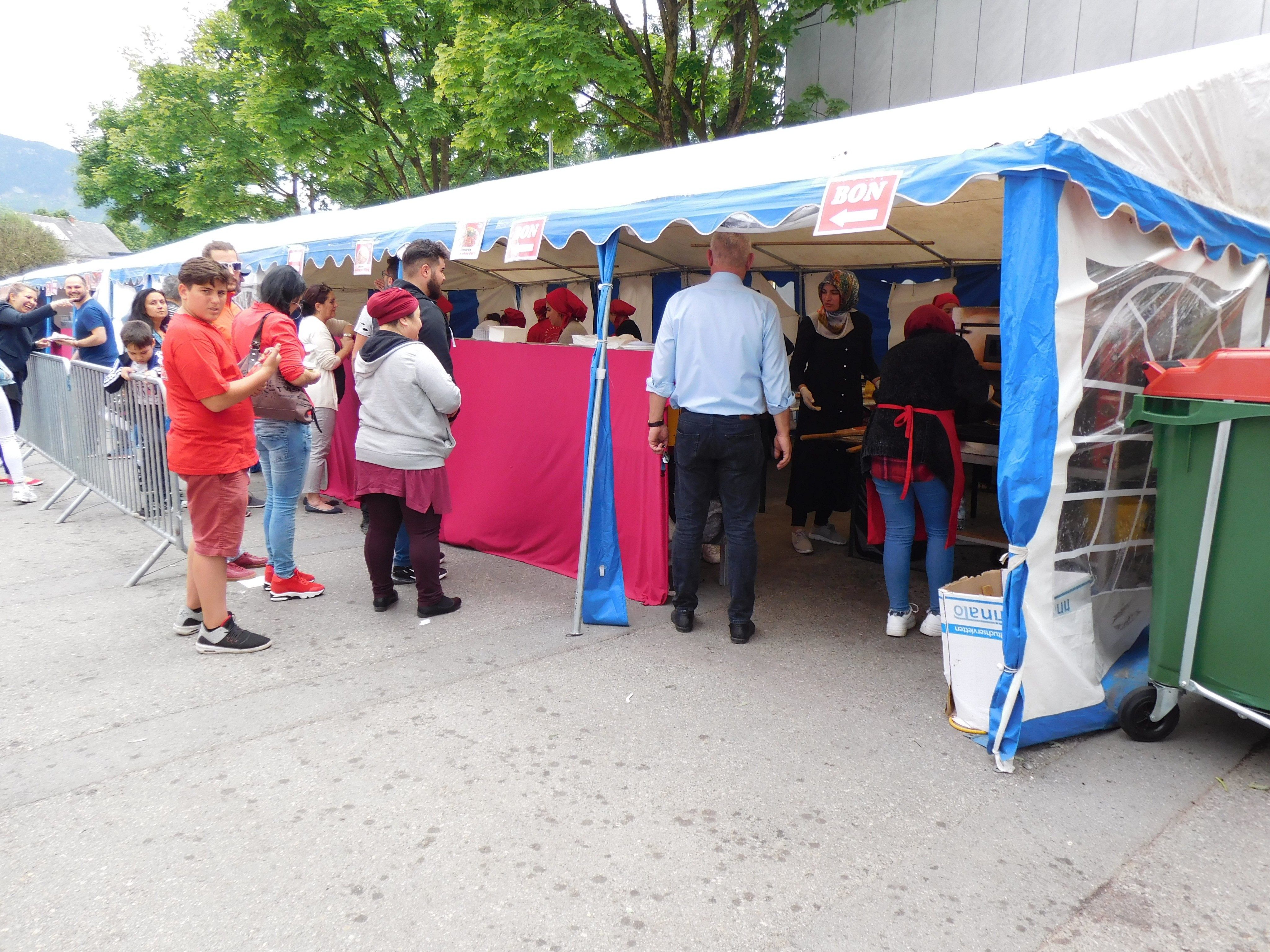 Die Kirmes lockte wieder zahlreiche Besucher nach Mäder Die Kirmes lockte wieder zahlreiche Besucher nach Mäder