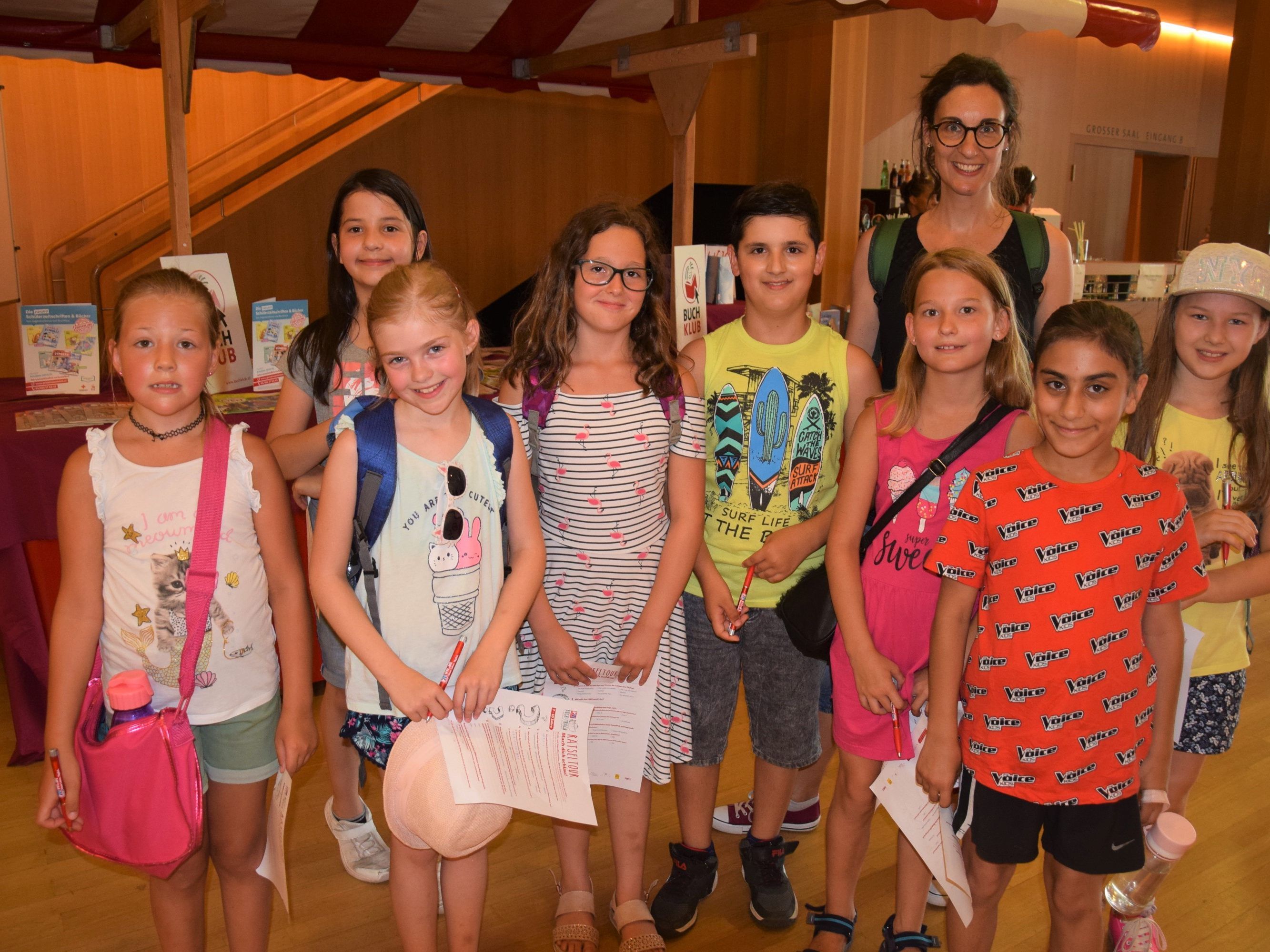 Interesse an der Buchmesse Am Bach zeigten am ersten Tag auch Volksschüler der VS Blattur in Götzis Interesse an der Buchmesse Am Bach zeigten am ersten Tag auch Volksschüler der VS Blattur in Götzis