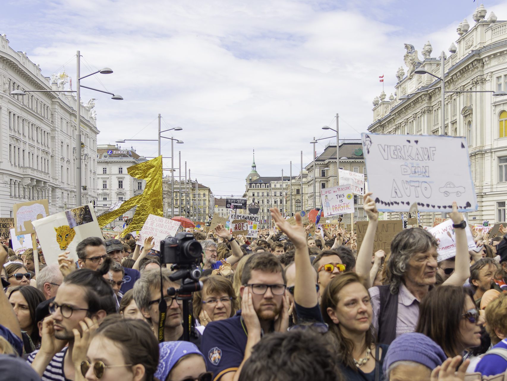 Demo Fridays for Future - No Future On a Dead Planet - Heldenplatz - 31.05.2019 Teil 3/3