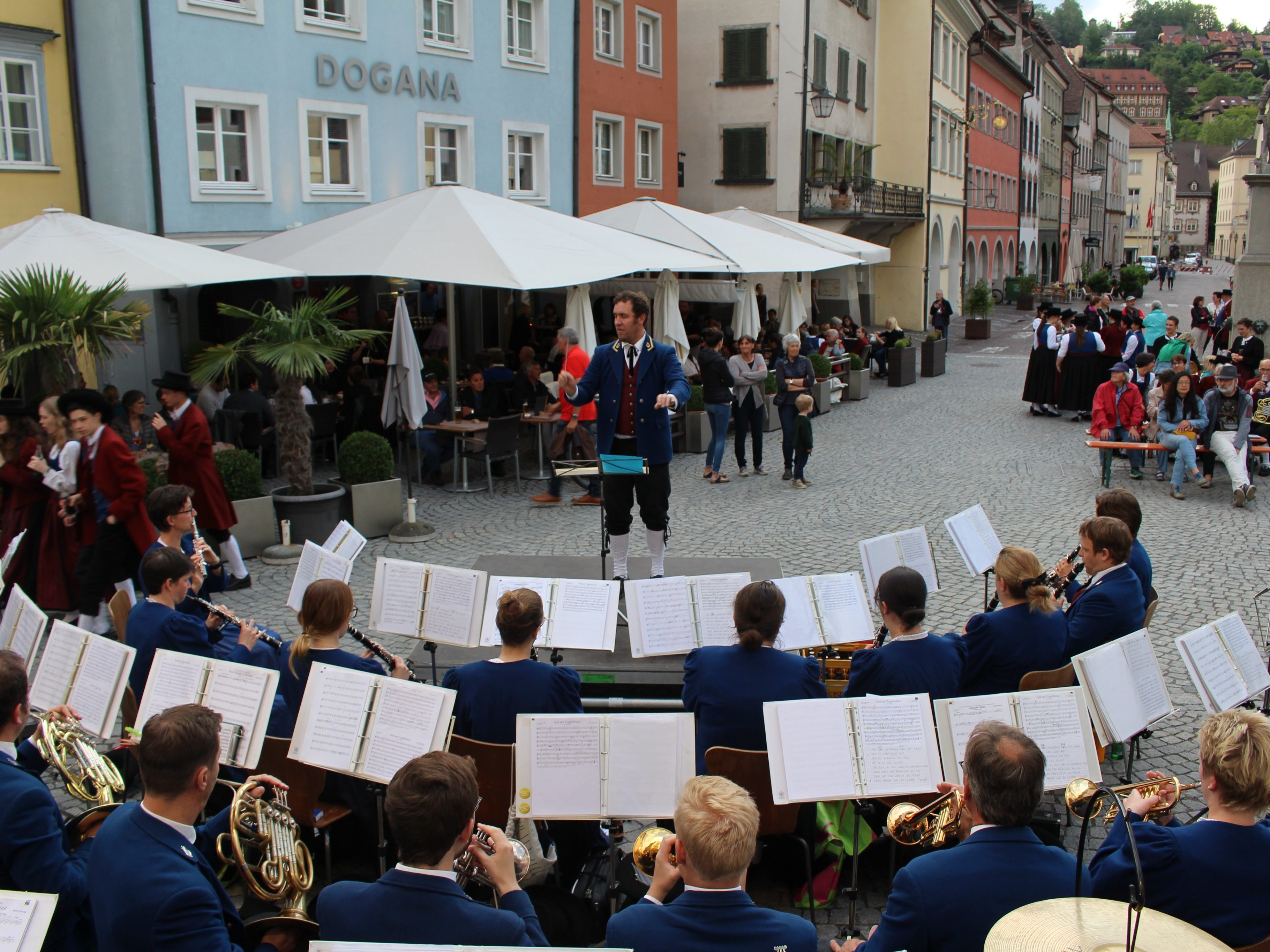 Der Musikverein Gisingen spielte am Dogana auf. Der Musikverein Gisingen spielte am Dogana auf.