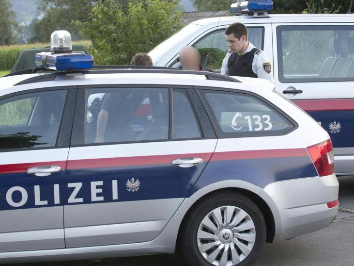 Es entstand erheblicher Sachschaden an den Pkws Es entstand erheblicher Sachschaden an den Pkws