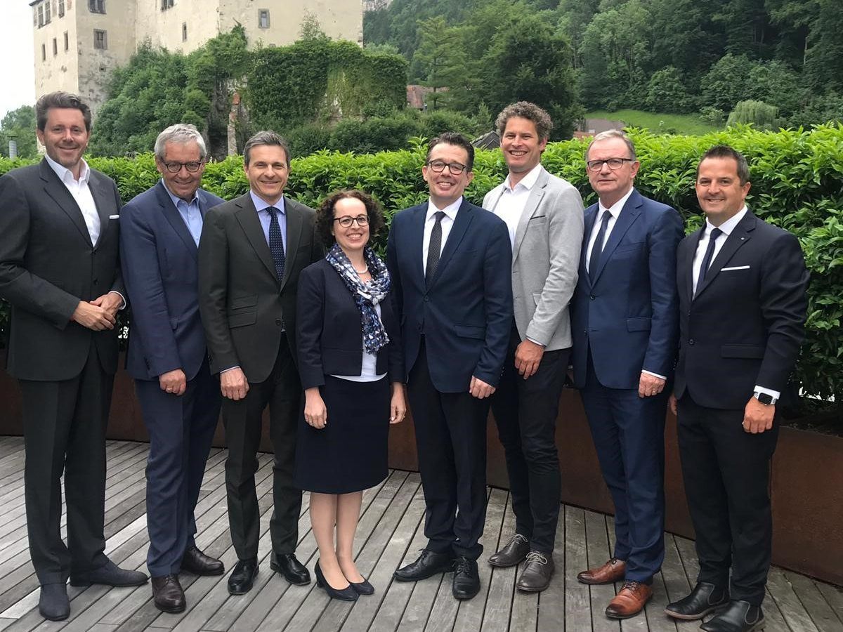 Der neu gewählte Wirtschaftsbund Vorarlberg Vorstand (Metzler - 4. von rechts) Der neu gewählte Wirtschaftsbund Vorarlberg Vorstand (Metzler - 4. von rechts)