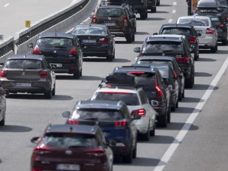 Pfingstverkehr bringt auch Staus