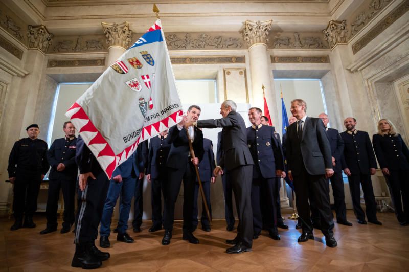 Innenminister Wolfgang Peschorn und der ehemalige Innenminister Eckart Ratz  Innenminister Wolfgang Peschorn und der ehemalige Innenminister Eckart Ratz