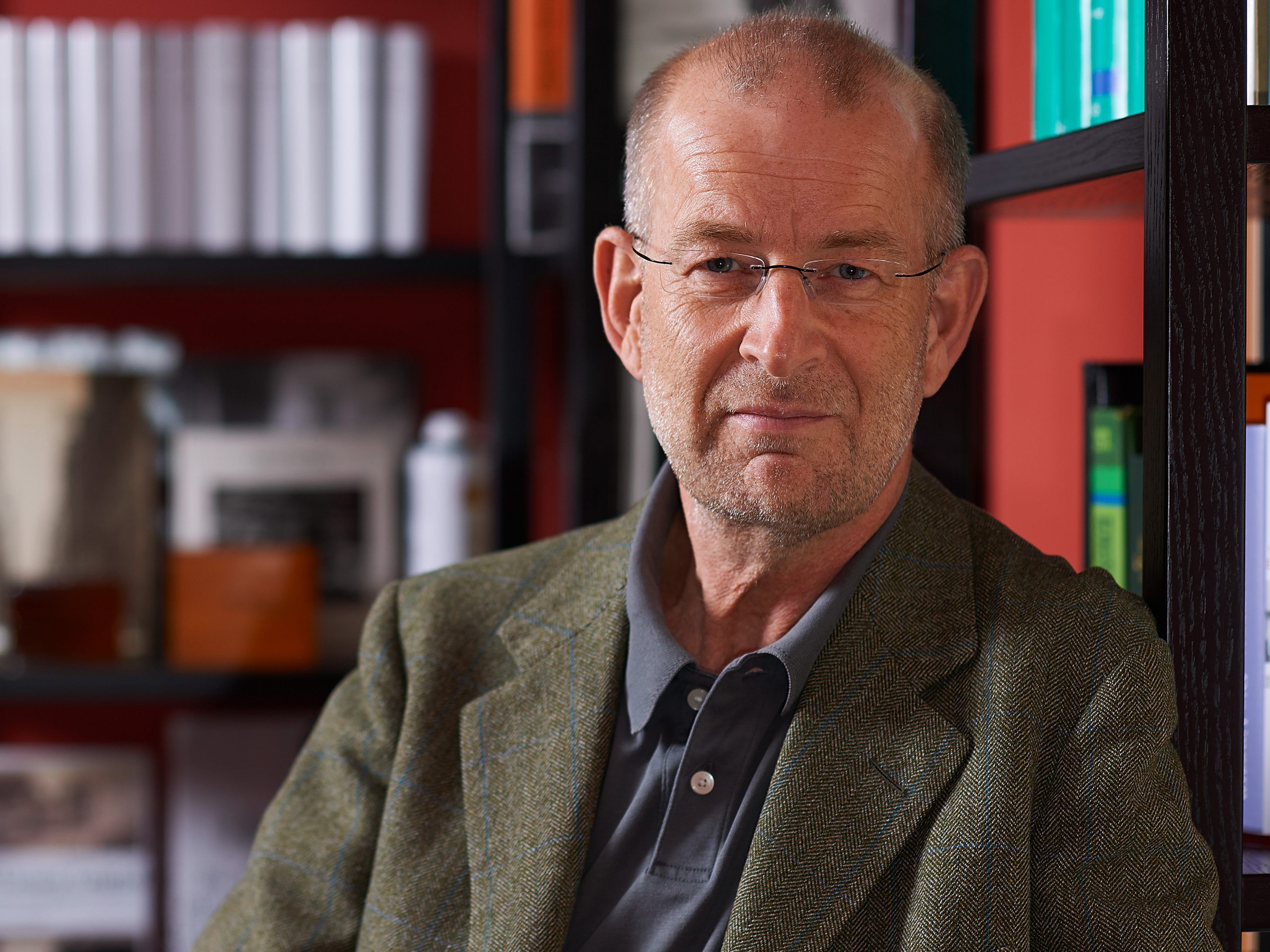 Landarzt und Bestsellerautor Günther Loewit fordert: „Wir müssen unsere Kinder aus dem goldenen Käfig entlassen!“