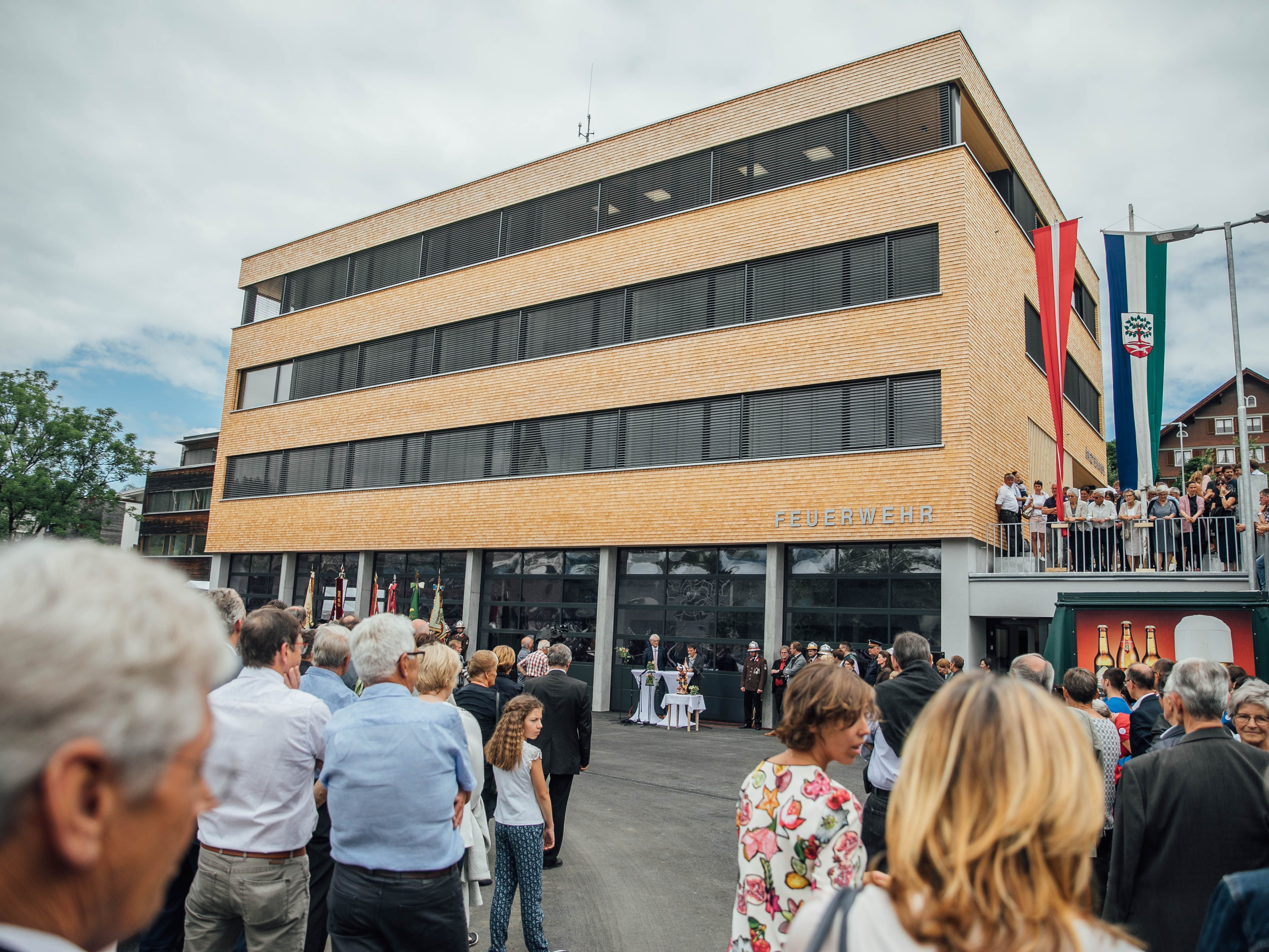 LH Wallner und LR Gantner gratulierten zum neuen Feuerwehr- und Ärztehaus in Egg