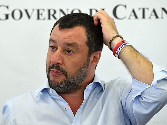 Salvini gerät unter Druck Salvini gerät unter Druck