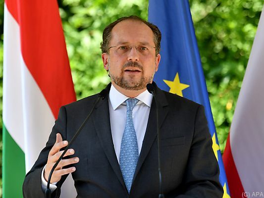 Der Außenminister beschäftigt zwölf Kabinettsreferenten Der Außenminister beschäftigt zwölf Kabinettsreferenten