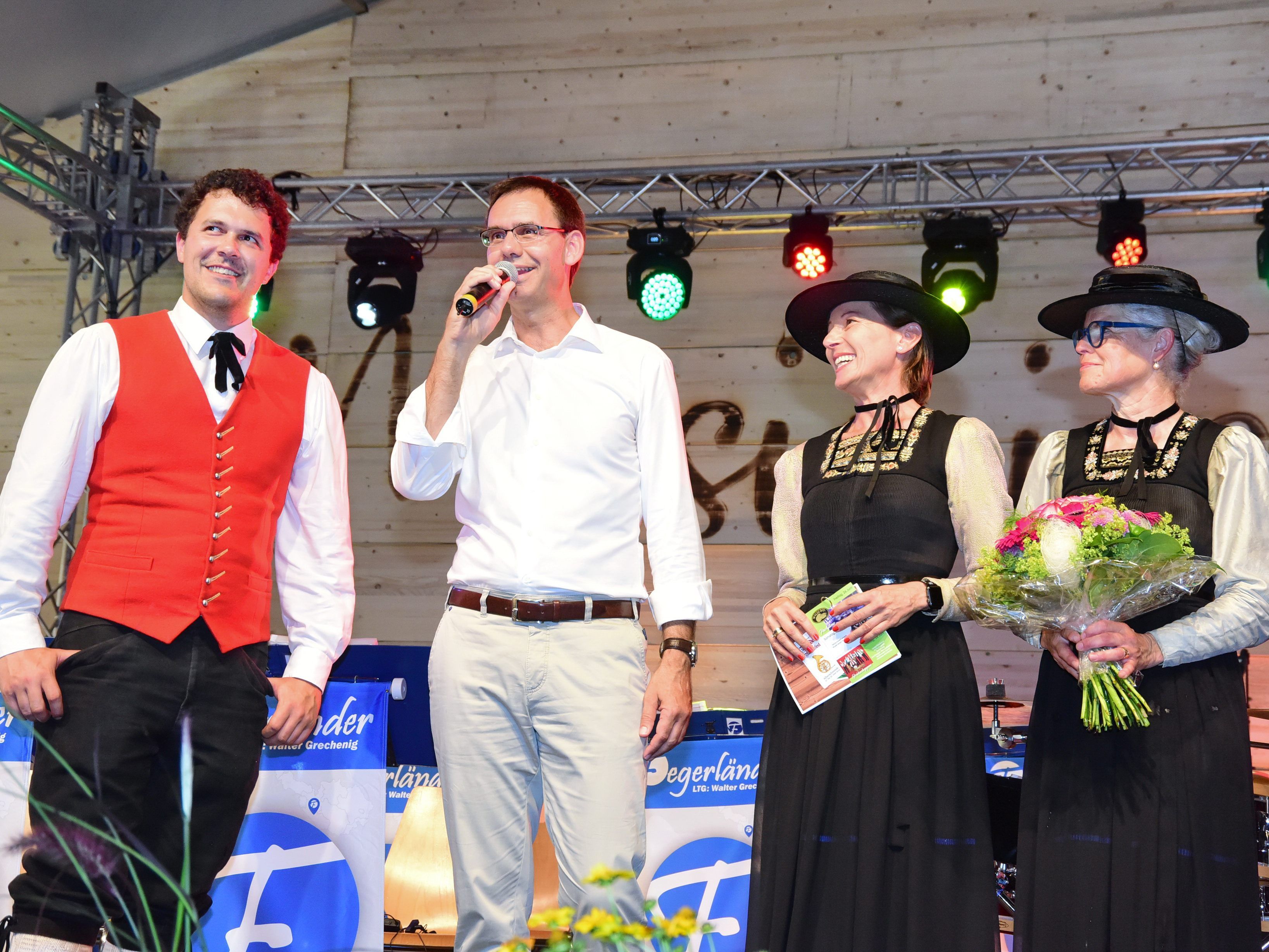 Bregenzerwälder Bezirksmusikfest: LH Wallner bei Festumzug